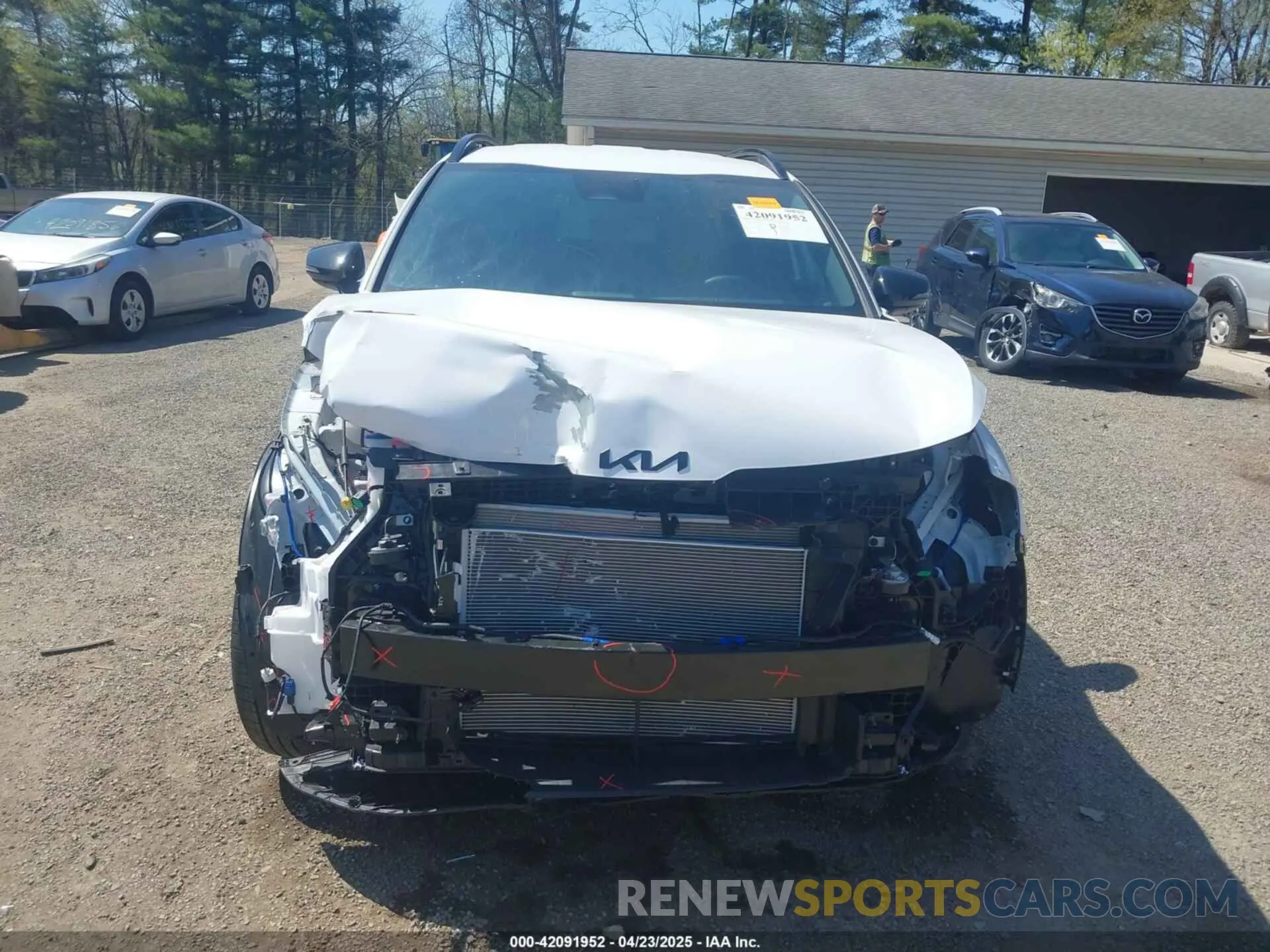 13 Photograph of a damaged car 5XYK6CDF9SG273393 KIA SPORTAGE 2025