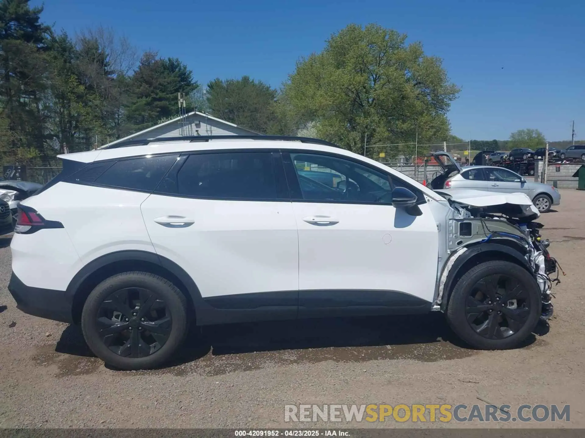 14 Photograph of a damaged car 5XYK6CDF9SG273393 KIA SPORTAGE 2025