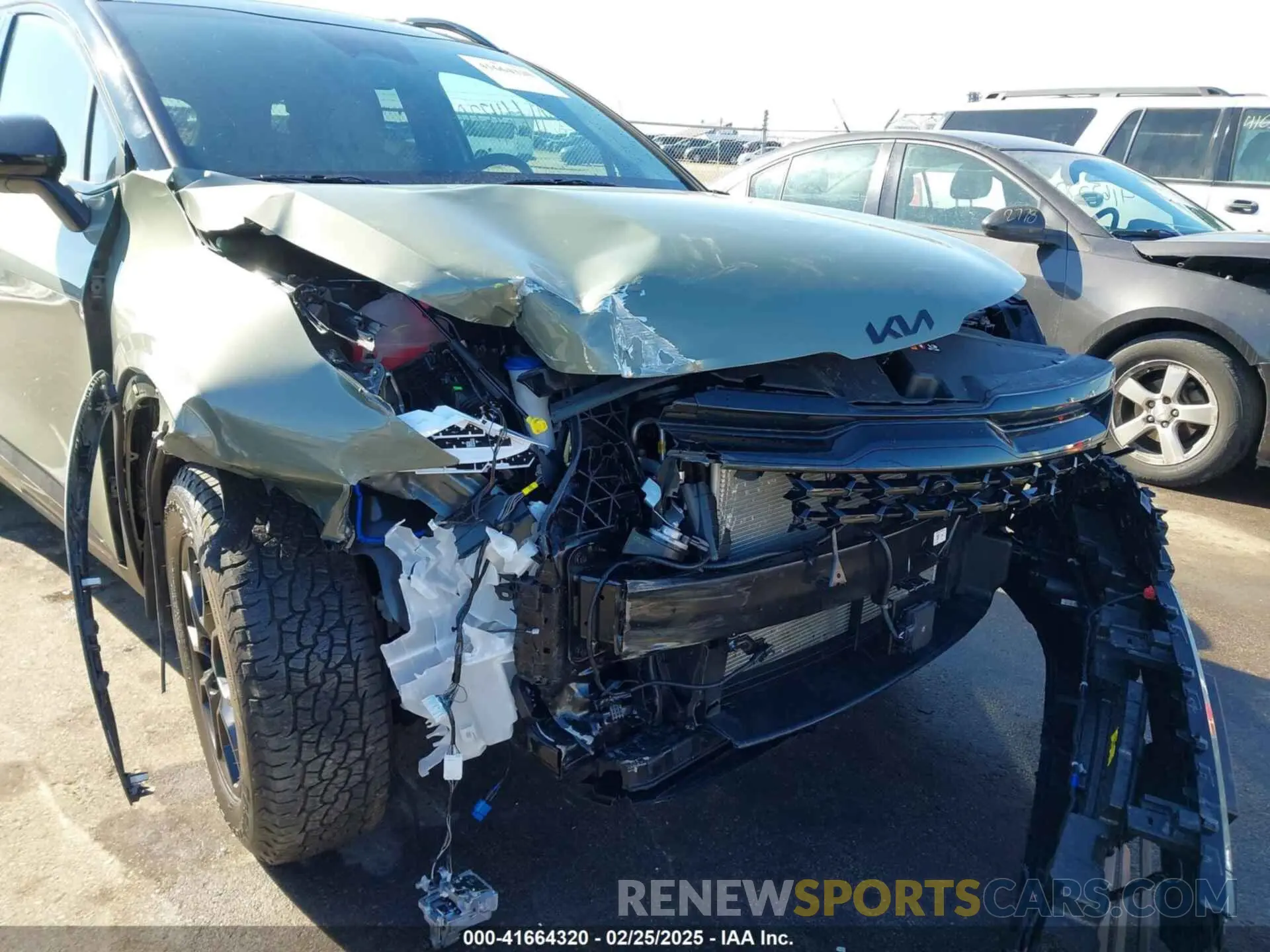 6 Photograph of a damaged car 5XYK7CDF9SG271284 KIA SPORTAGE 2025