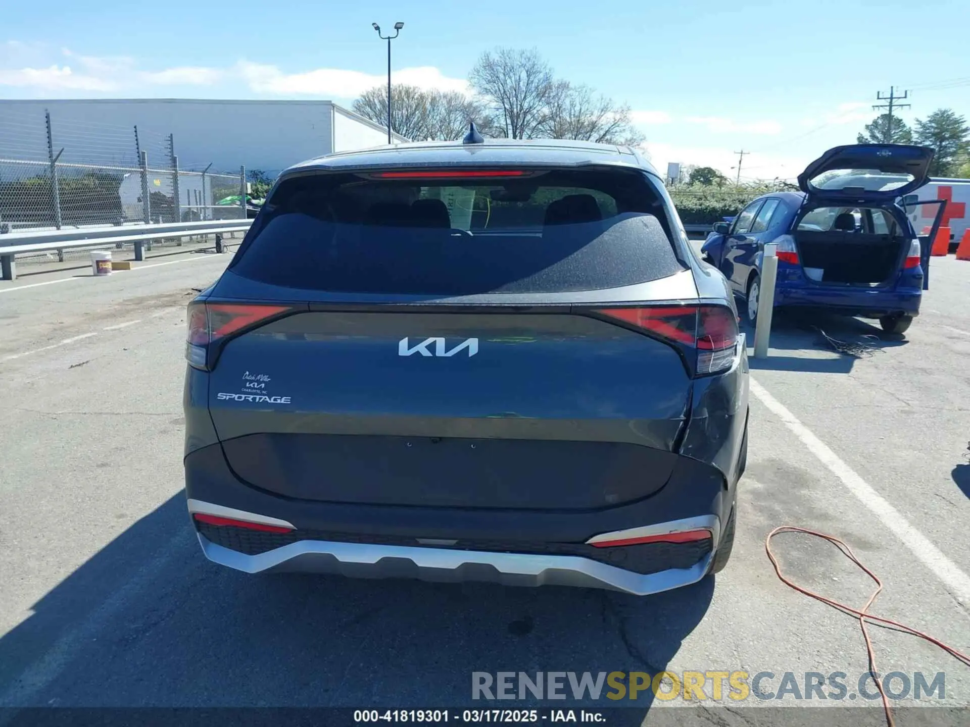 16 Photograph of a damaged car KNDPU3DF1S7352887 KIA SPORTAGE 2025