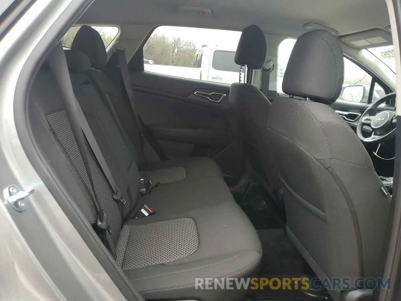11 Photograph of a damaged car KNDPU3DF2S7329201 KIA SPORTAGE 2025