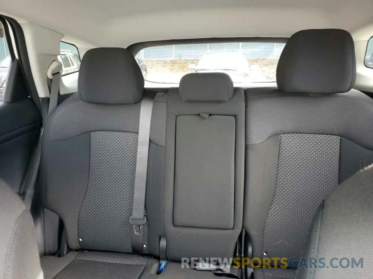 10 Photograph of a damaged car KNDPU3DF3S7350686 KIA SPORTAGE 2025