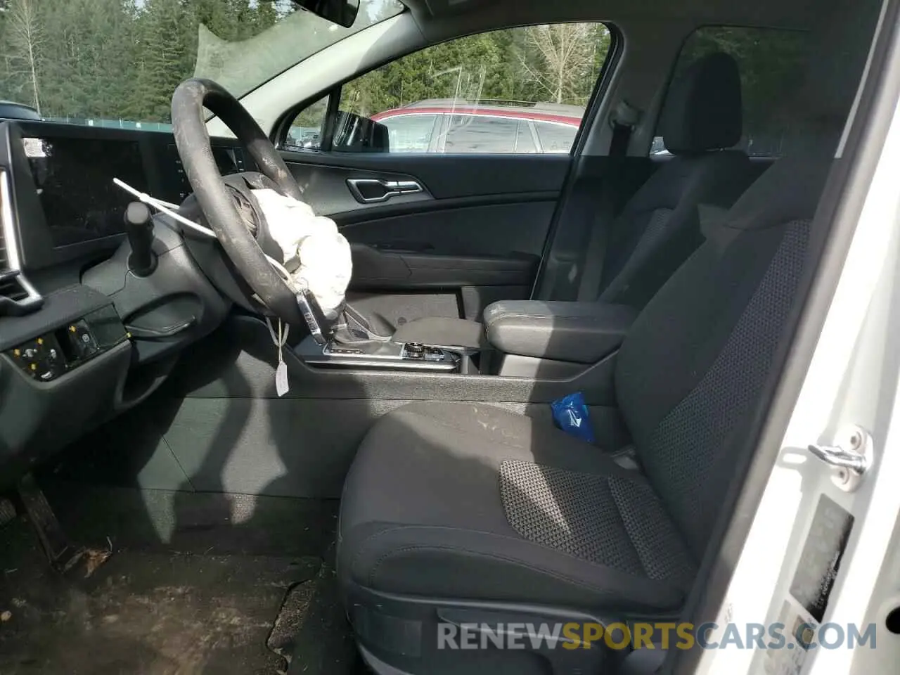 7 Photograph of a damaged car KNDPU3DF3S7350686 KIA SPORTAGE 2025