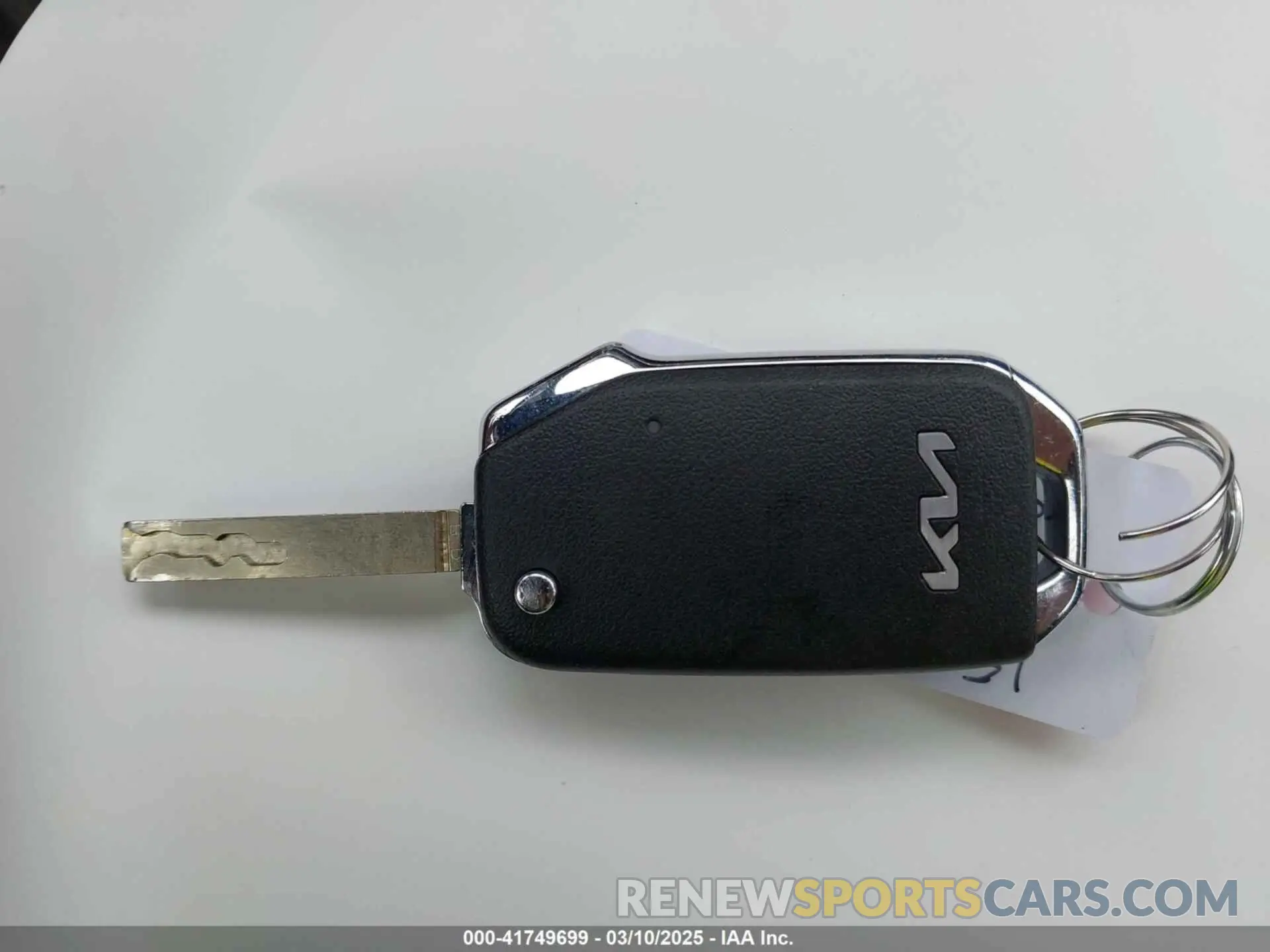 11 Photograph of a damaged car KNDPU3DF5S7343884 KIA SPORTAGE 2025