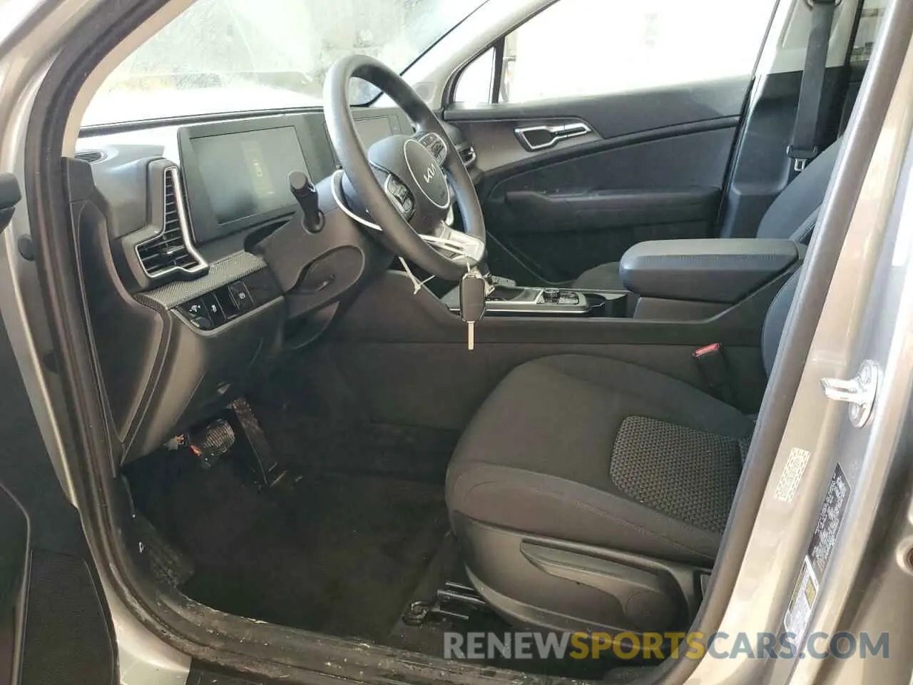 7 Photograph of a damaged car KNDPU3DF8S7341613 KIA SPORTAGE 2025