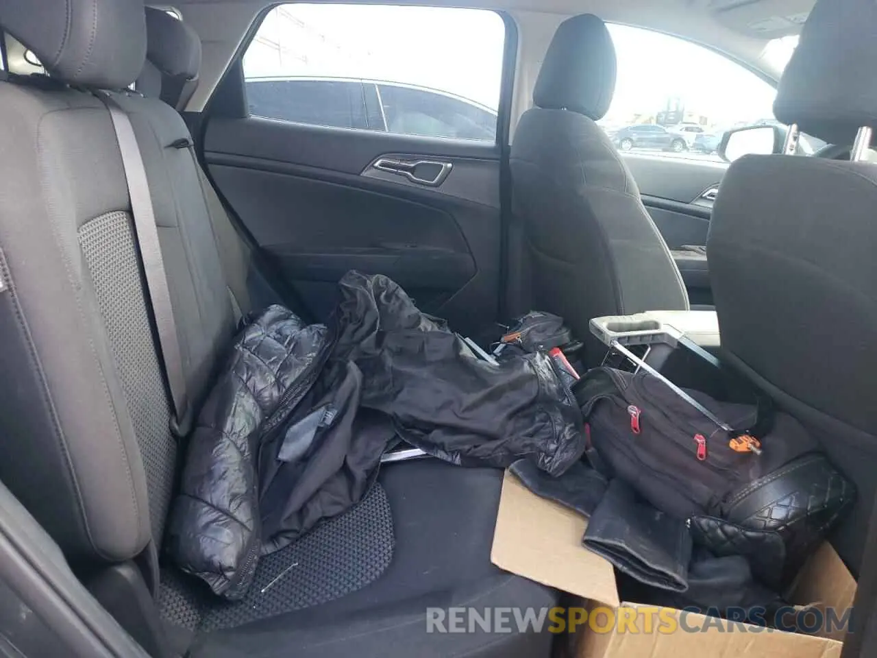 11 Photograph of a damaged car KNDPU3DG9S7211199 KIA SPORTAGE 2025