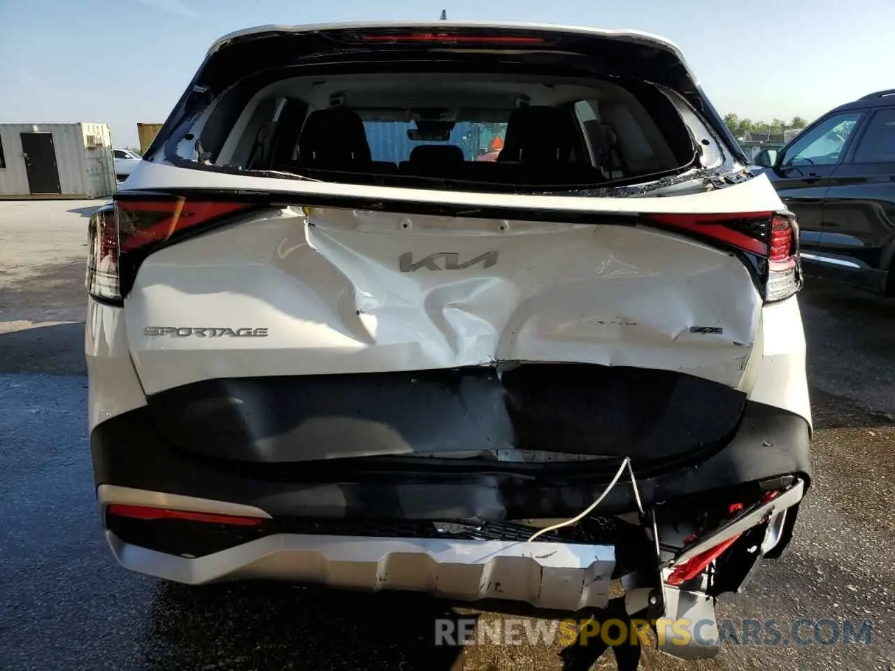 6 Photograph of a damaged car KNDPUCDF0S7371883 KIA SPORTAGE 2025