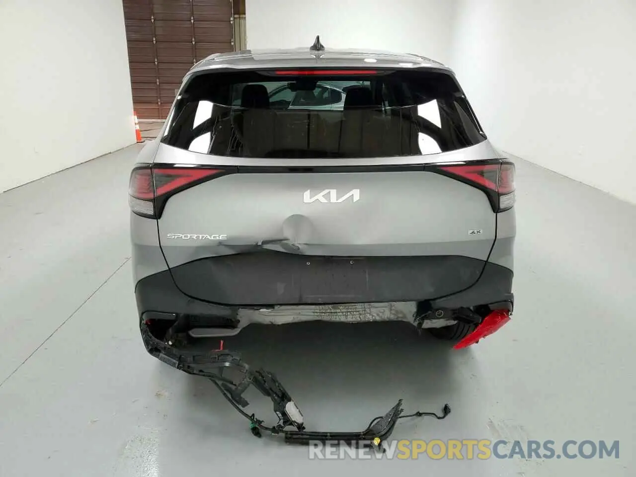 6 Photograph of a damaged car KNDPUCDF3S7371120 KIA SPORTAGE 2025