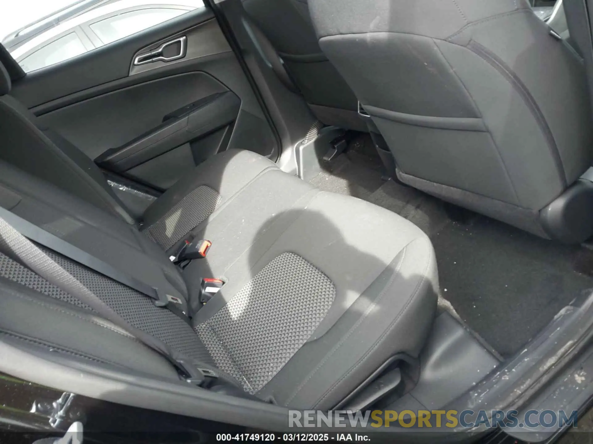 8 Photograph of a damaged car KNDPUCDF6S7347524 KIA SPORTAGE 2025