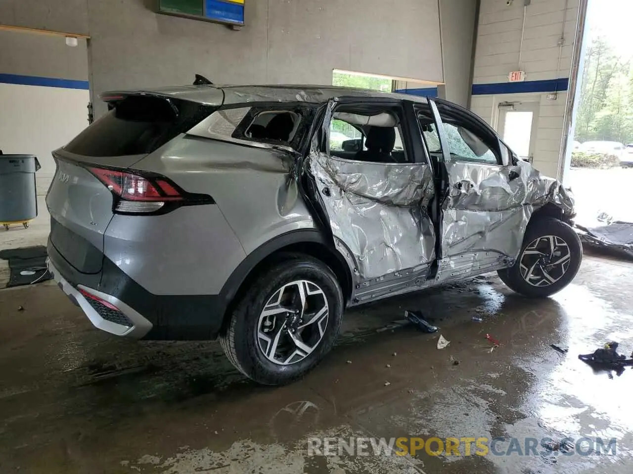 3 Photograph of a damaged car KNDPUCDF9S7371414 KIA SPORTAGE 2025