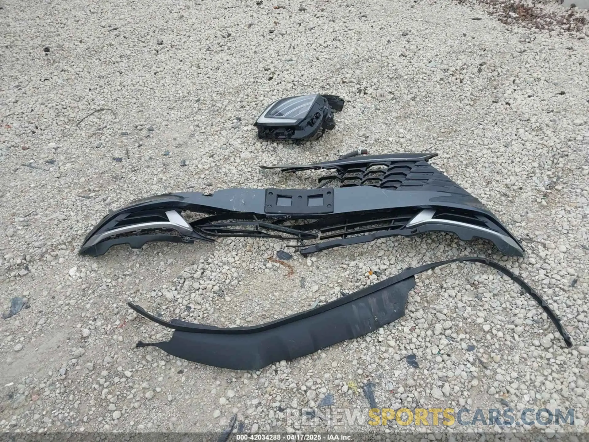 12 Photograph of a damaged car KNDPV3DF4S7341752 KIA SPORTAGE 2025