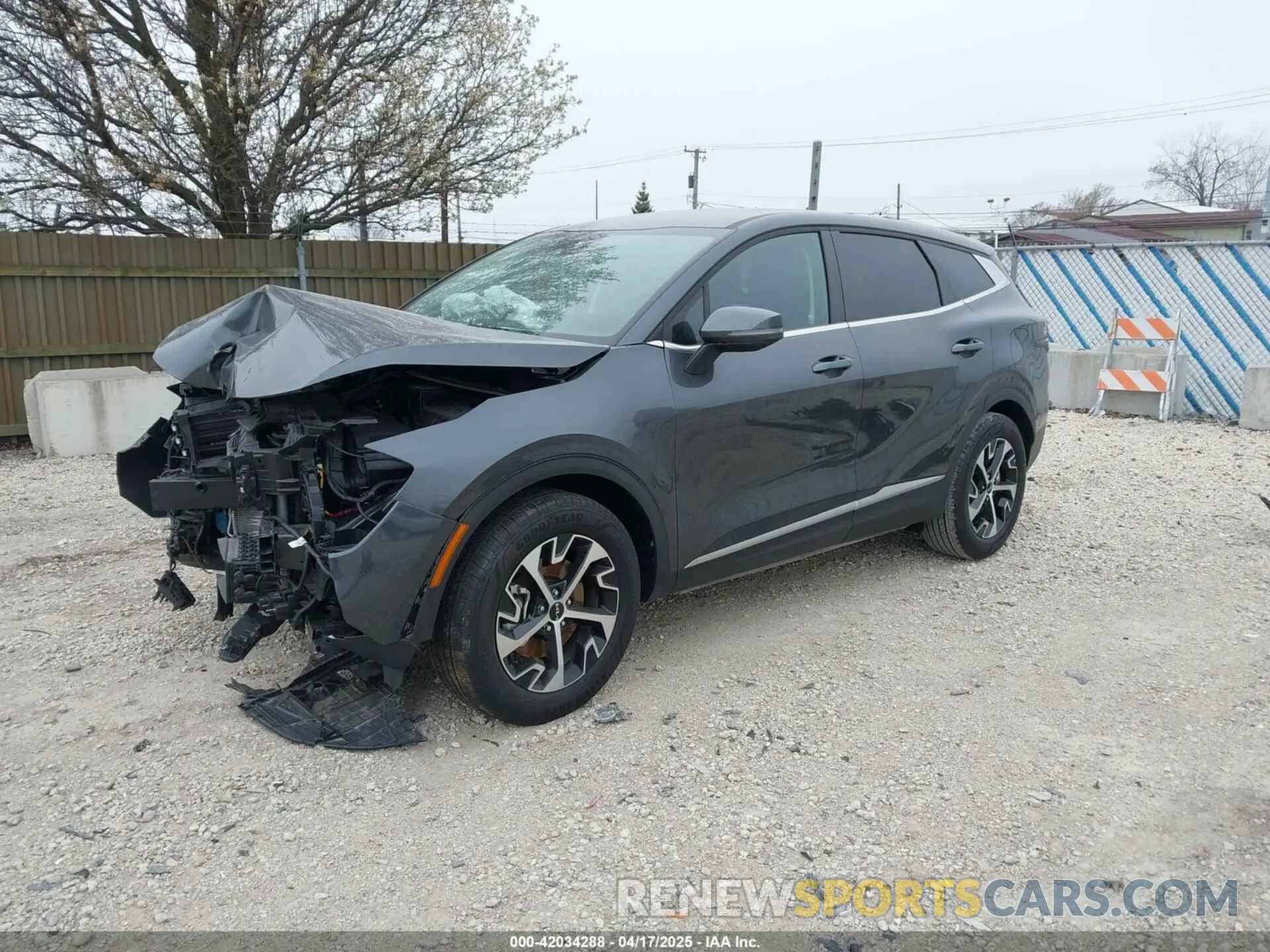 2 Photograph of a damaged car KNDPV3DF4S7341752 KIA SPORTAGE 2025