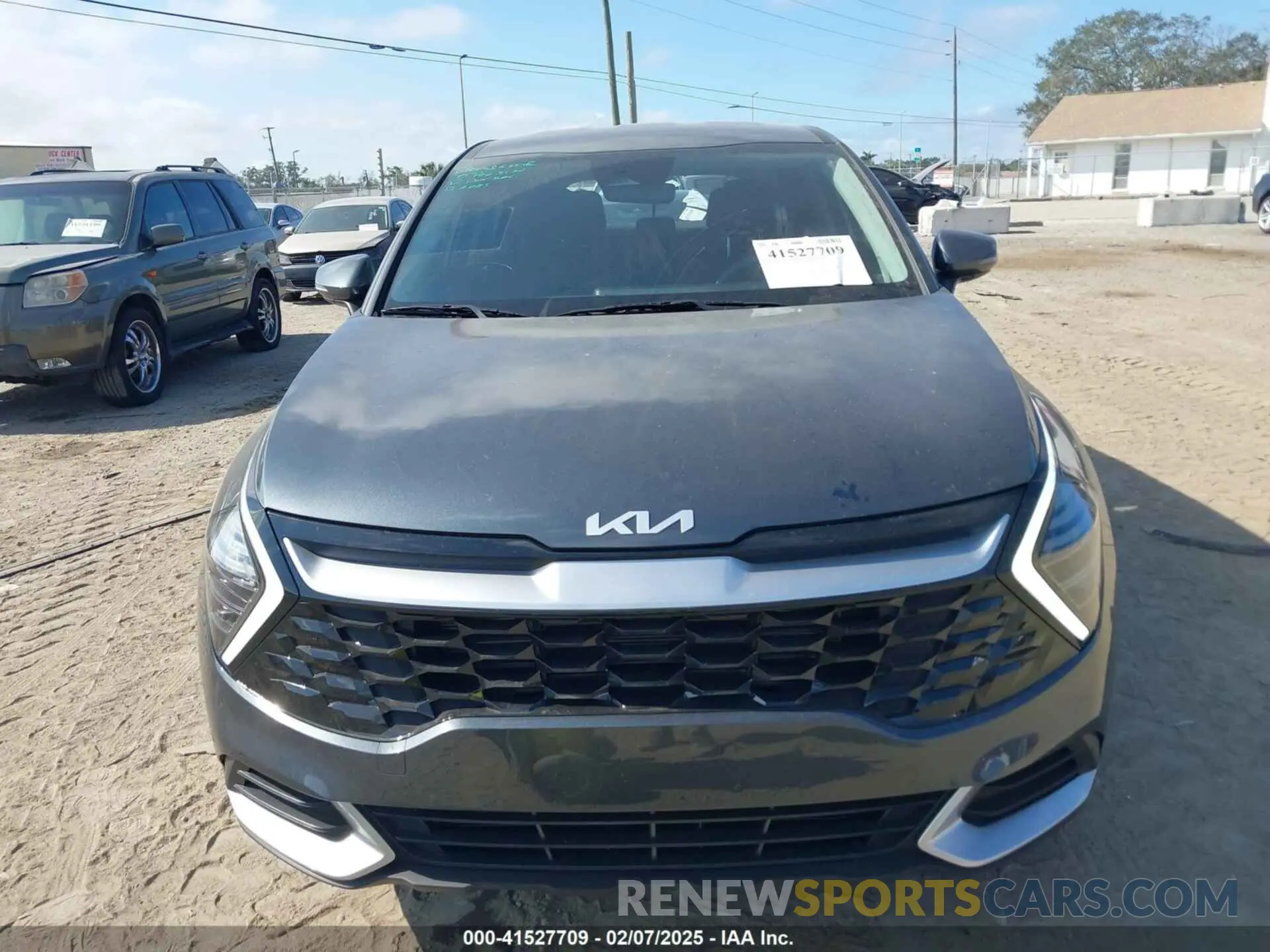 12 Photograph of a damaged car KNDPV3DF4S7365632 KIA SPORTAGE 2025