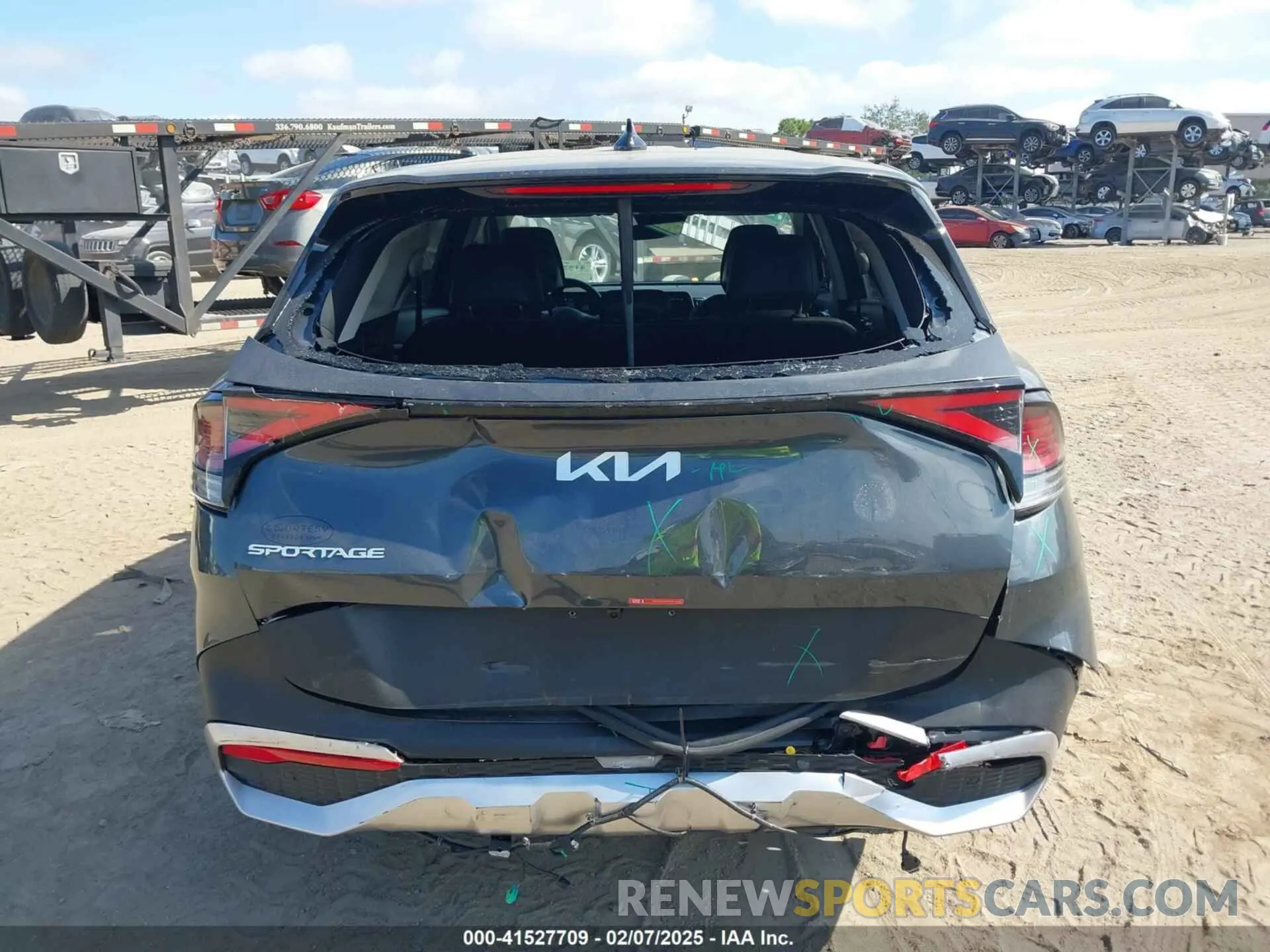 16 Photograph of a damaged car KNDPV3DF4S7365632 KIA SPORTAGE 2025