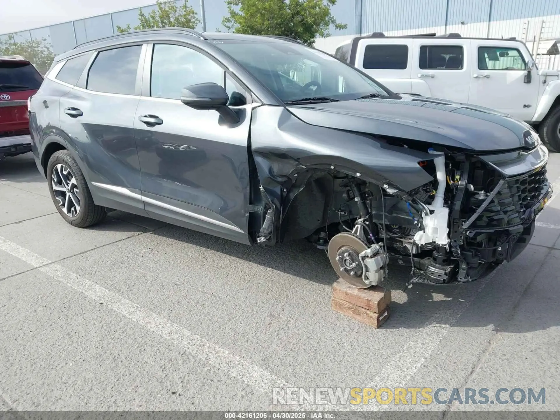 1 Photograph of a damaged car KNDPV3DF6S7334544 KIA SPORTAGE 2025