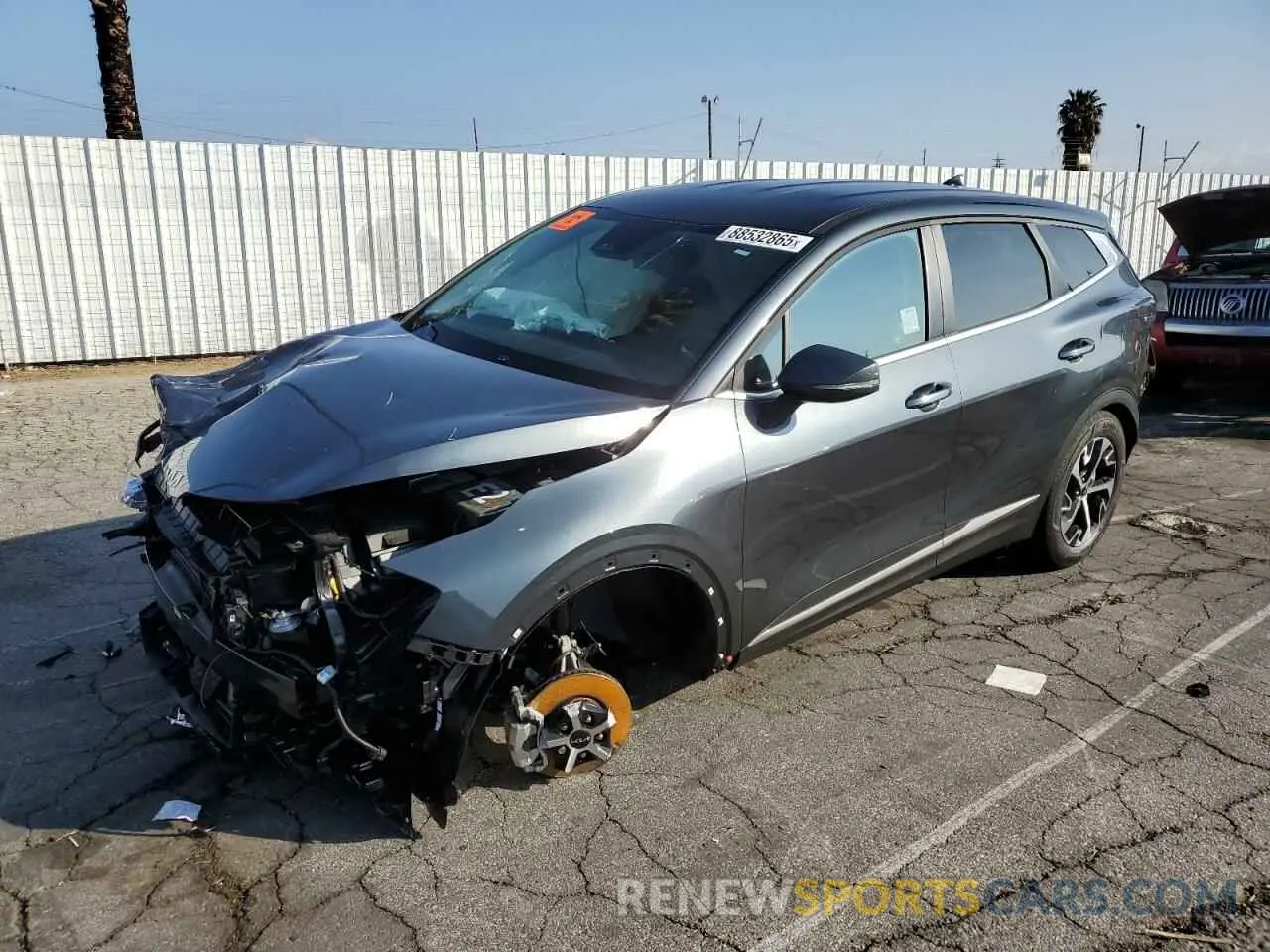 1 Photograph of a damaged car KNDPV3DF6S7372162 KIA SPORTAGE 2025