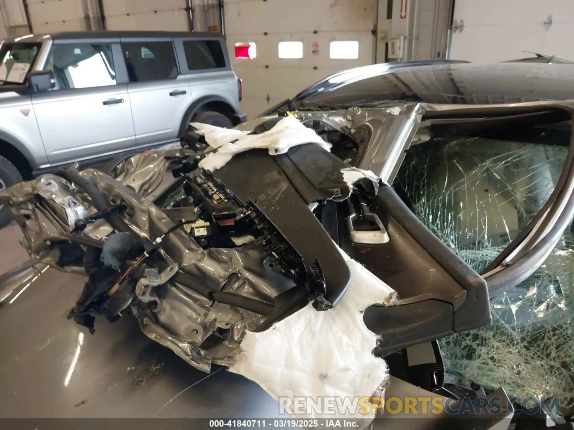 11 Photograph of a damaged car KNDPV3DF7S7334665 KIA SPORTAGE 2025