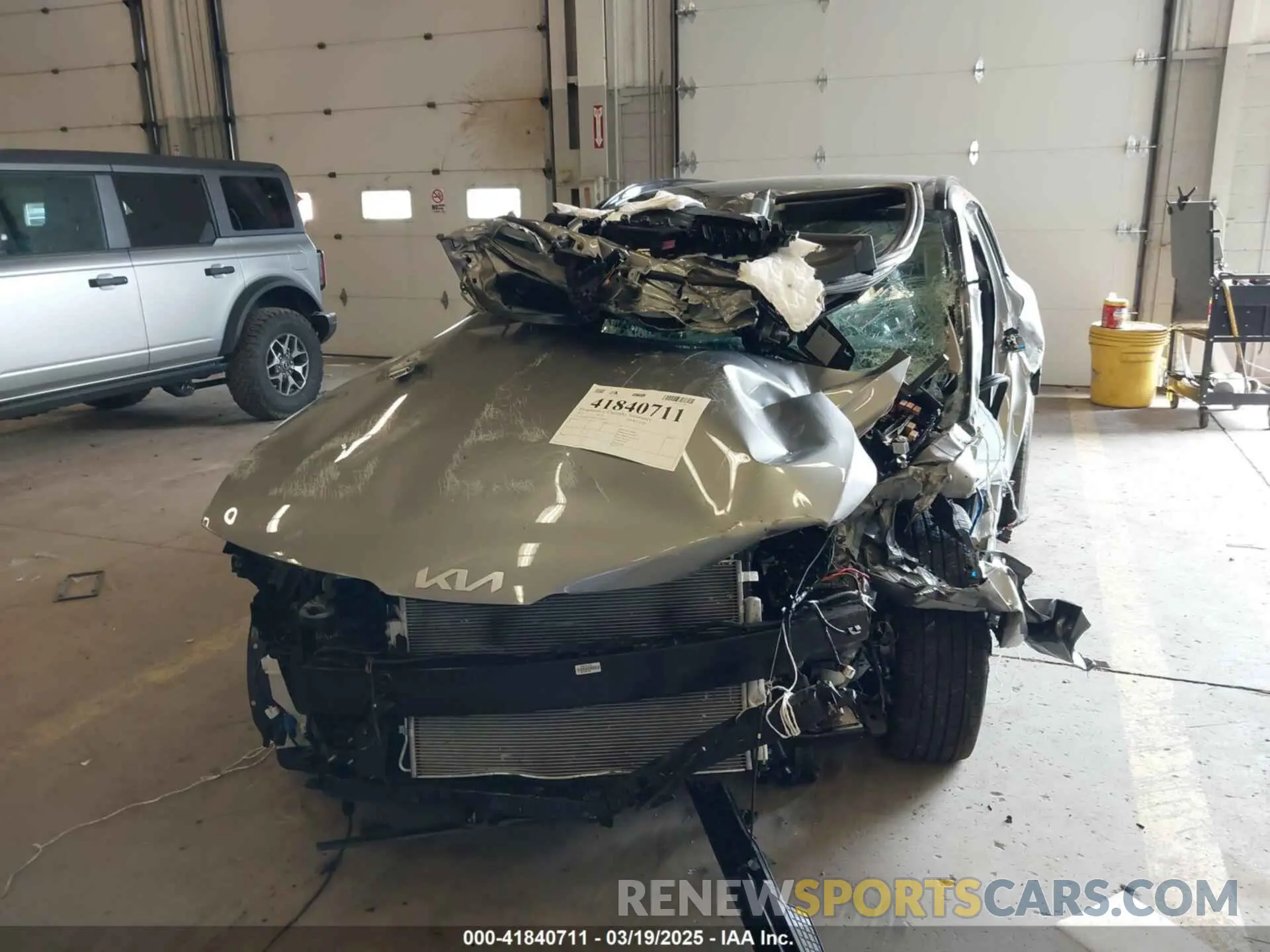 12 Photograph of a damaged car KNDPV3DF7S7334665 KIA SPORTAGE 2025