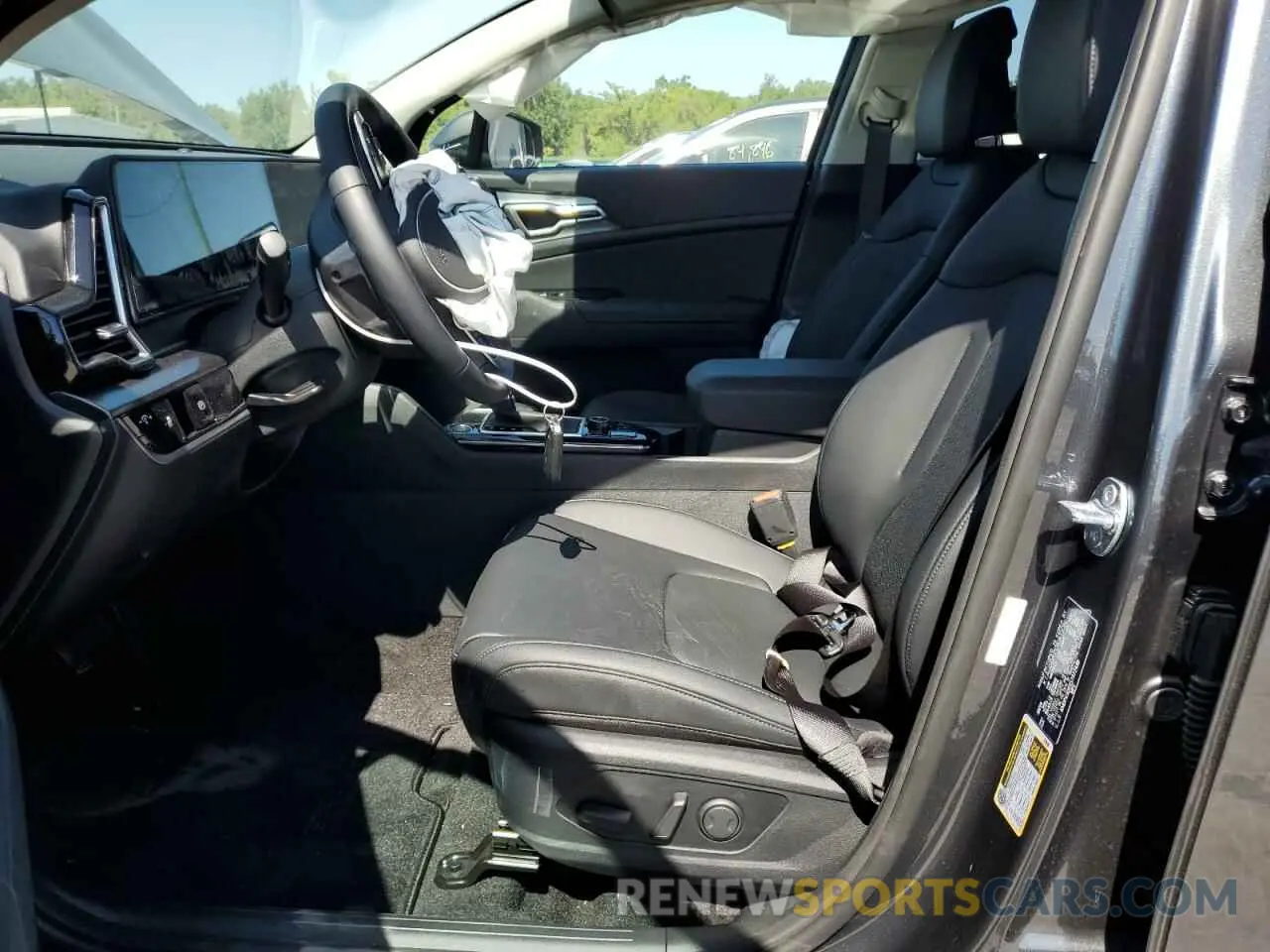 7 Photograph of a damaged car KNDPV3DFXS7372438 KIA SPORTAGE 2025