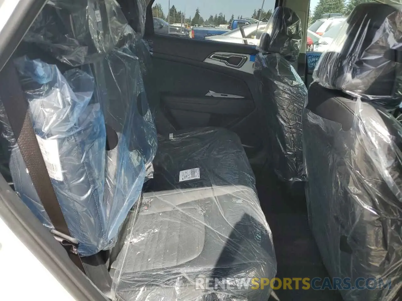 11 Photograph of a damaged car KNDPXCDG5S7228122 KIA SPORTAGE 2025