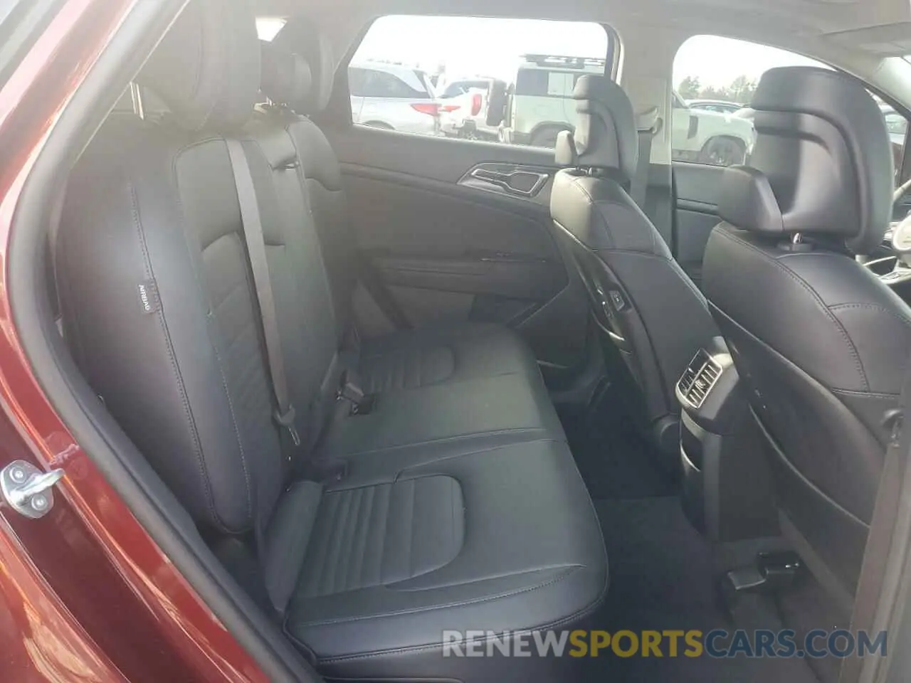 12 Photograph of a damaged car KNDPXCDGXS7206326 KIA SPORTAGE 2025