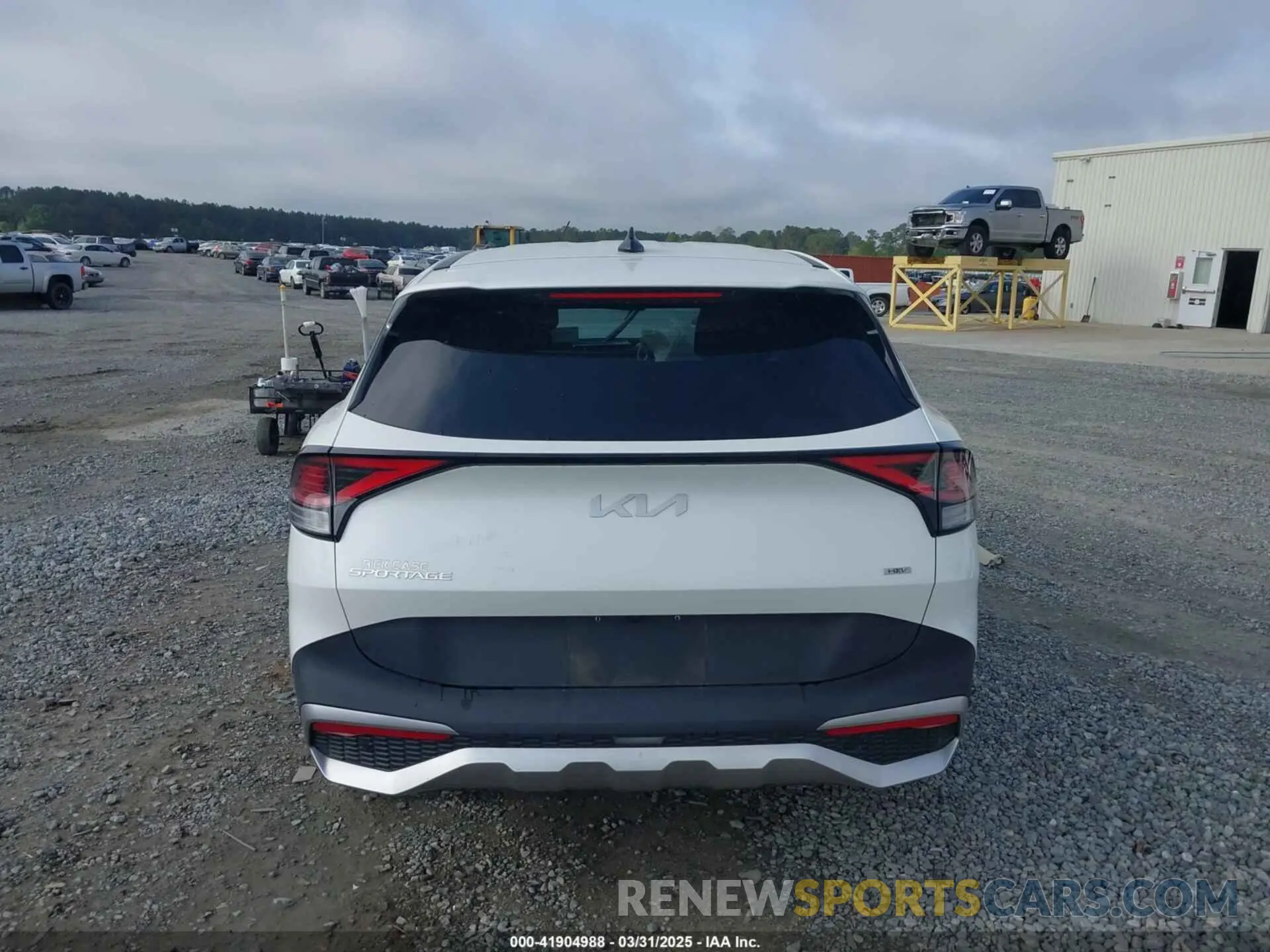 17 Photograph of a damaged car KNDPU3AG0P7091630 KIA SPORTAGE HYBRID 2023