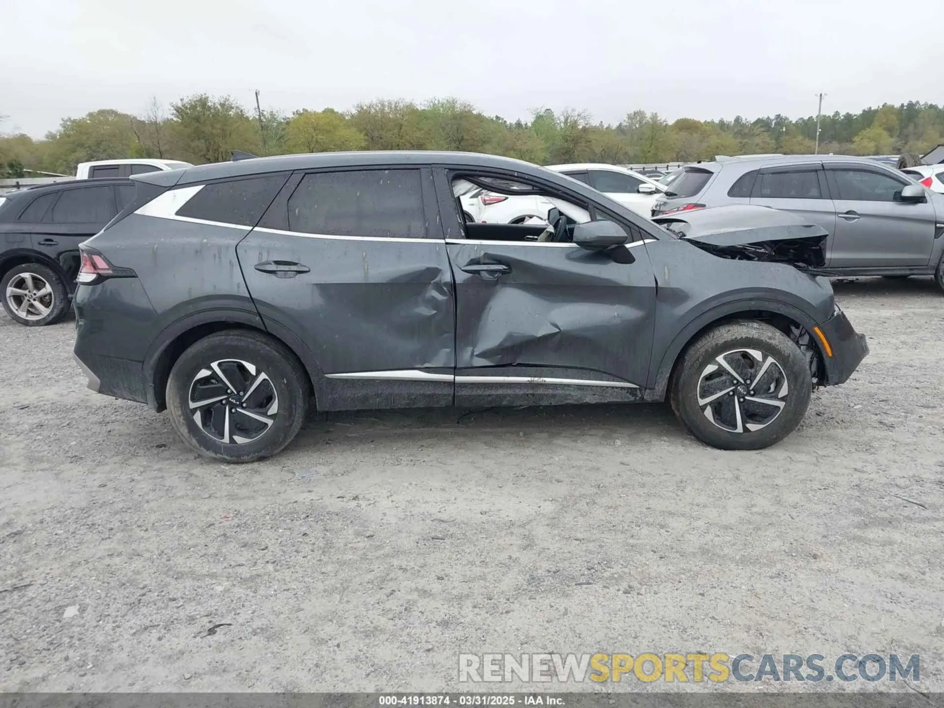 12 Photograph of a damaged car KNDPU3AG7P7073593 KIA SPORTAGE HYBRID 2023
