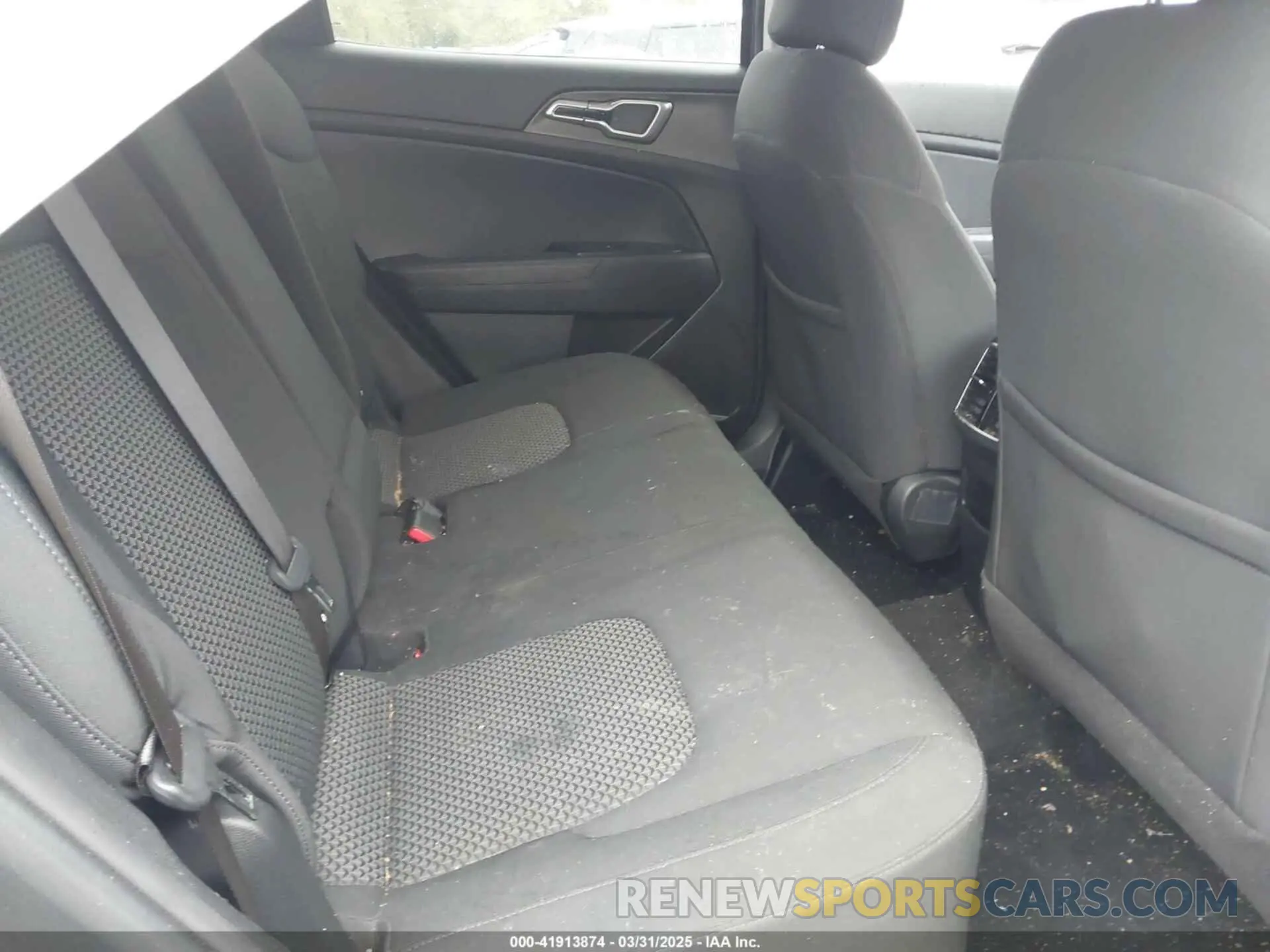 8 Photograph of a damaged car KNDPU3AG7P7073593 KIA SPORTAGE HYBRID 2023
