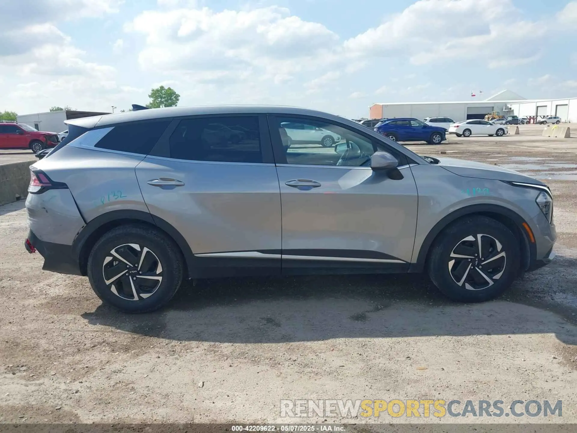13 Photograph of a damaged car KNDPU3AG9P7060263 KIA SPORTAGE HYBRID 2023