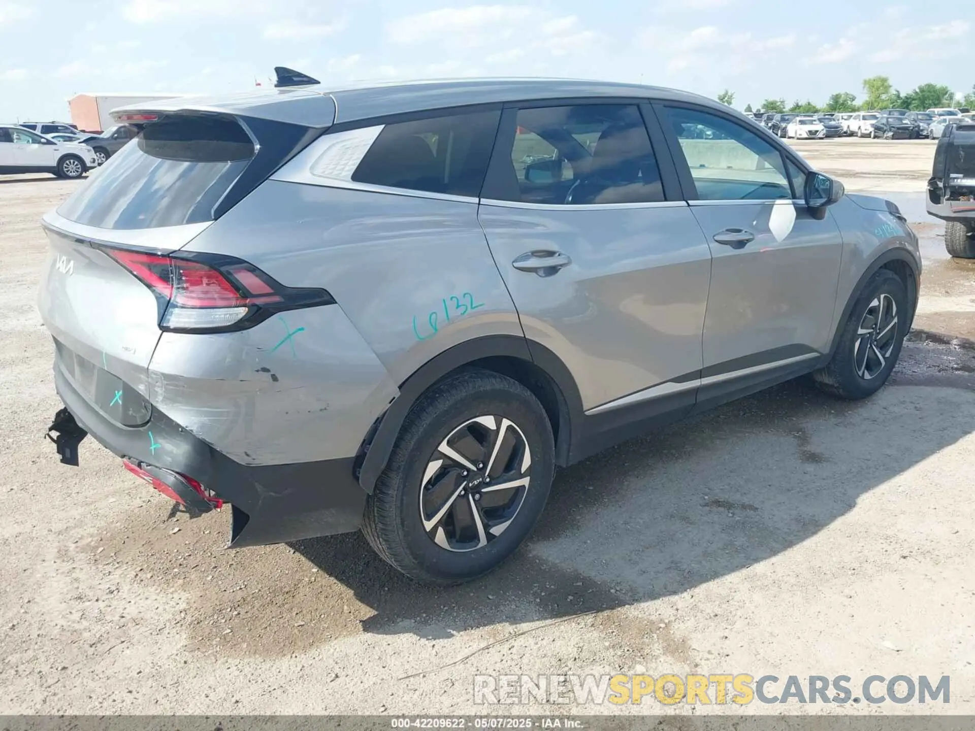 4 Photograph of a damaged car KNDPU3AG9P7060263 KIA SPORTAGE HYBRID 2023