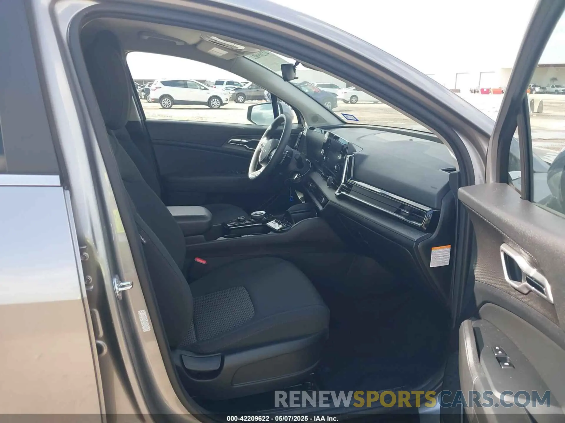 5 Photograph of a damaged car KNDPU3AG9P7060263 KIA SPORTAGE HYBRID 2023