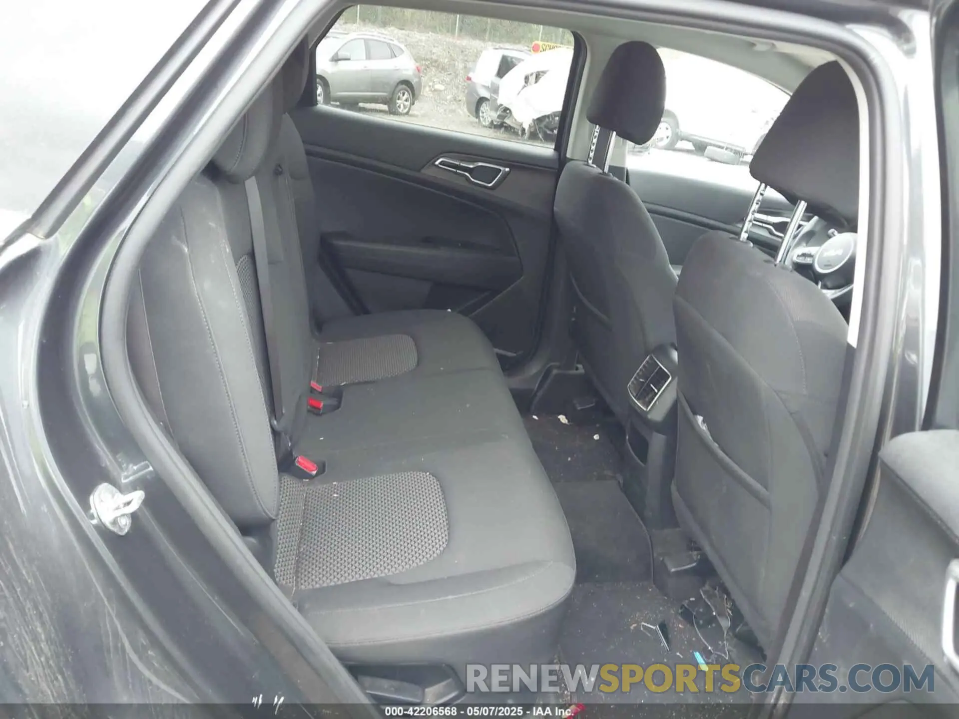 8 Photograph of a damaged car KNDPUCAG1P7056739 KIA SPORTAGE HYBRID 2023