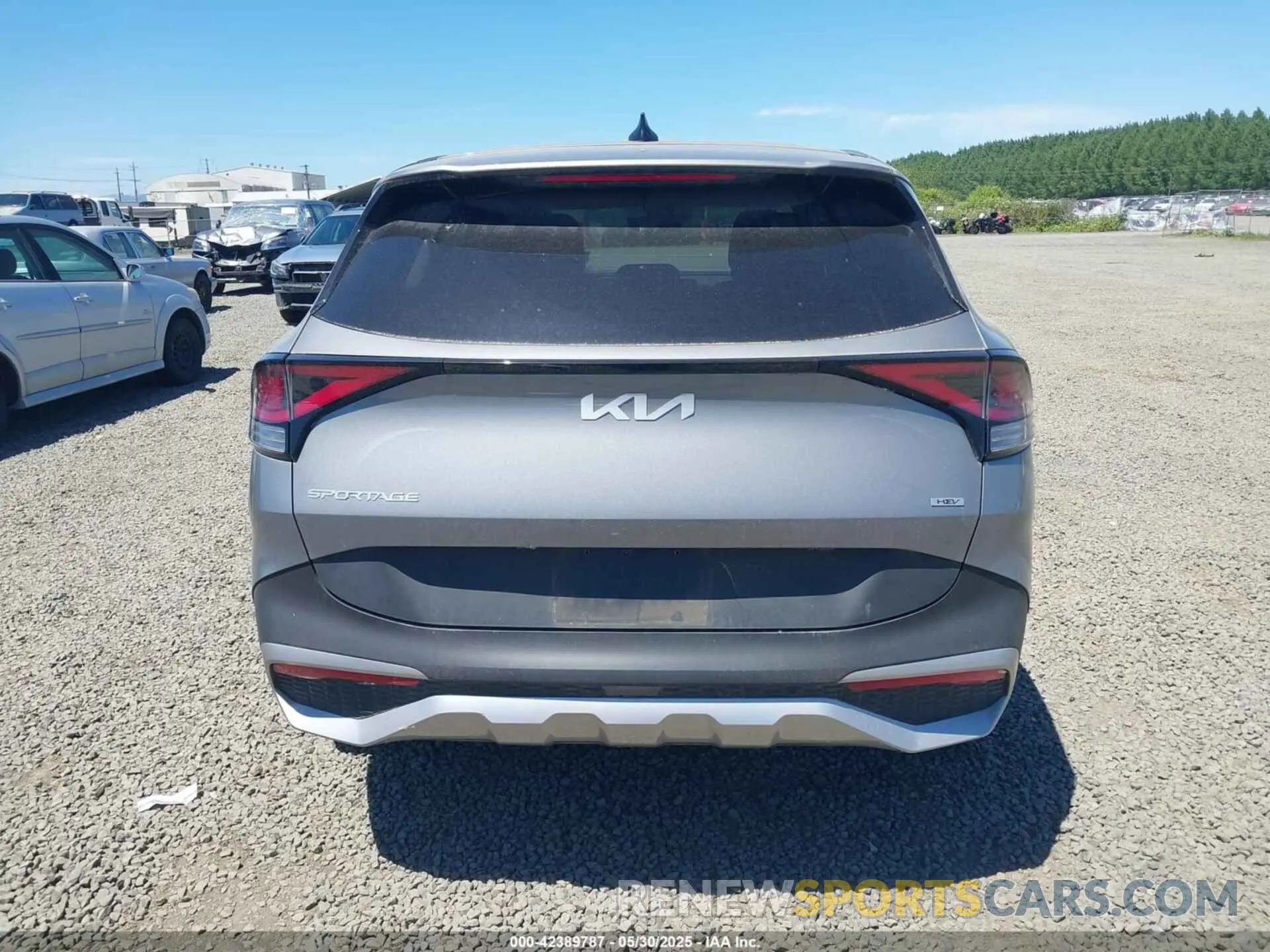 16 Photograph of a damaged car KNDPUCAG2P7014953 KIA SPORTAGE HYBRID 2023