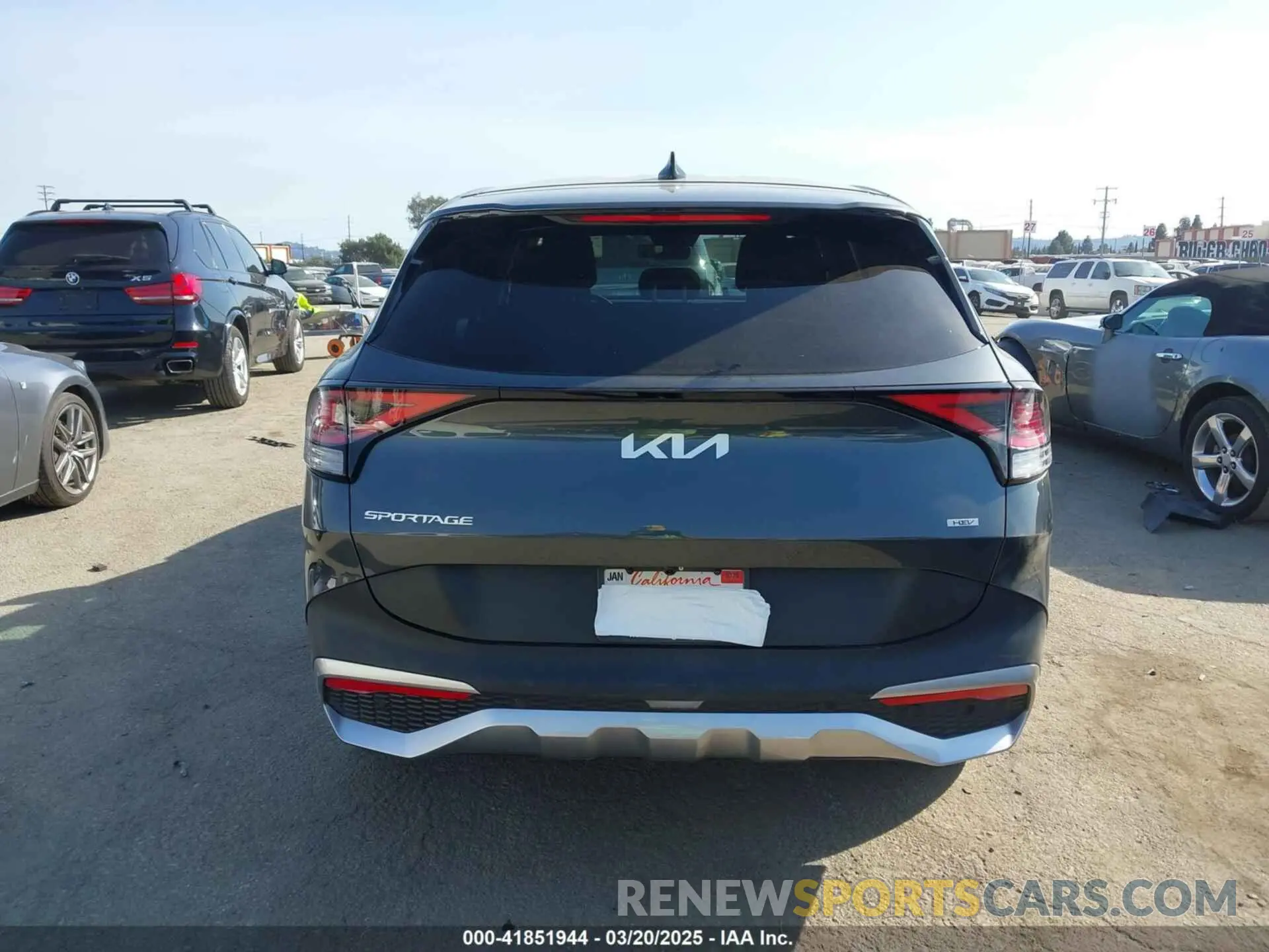 17 Photograph of a damaged car KNDPUCAG2P7114566 KIA SPORTAGE HYBRID 2023