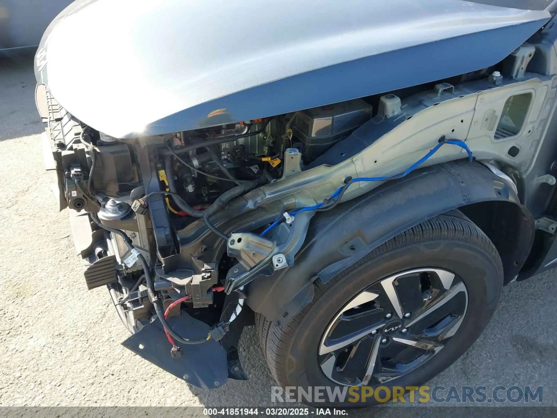 6 Photograph of a damaged car KNDPUCAG2P7114566 KIA SPORTAGE HYBRID 2023