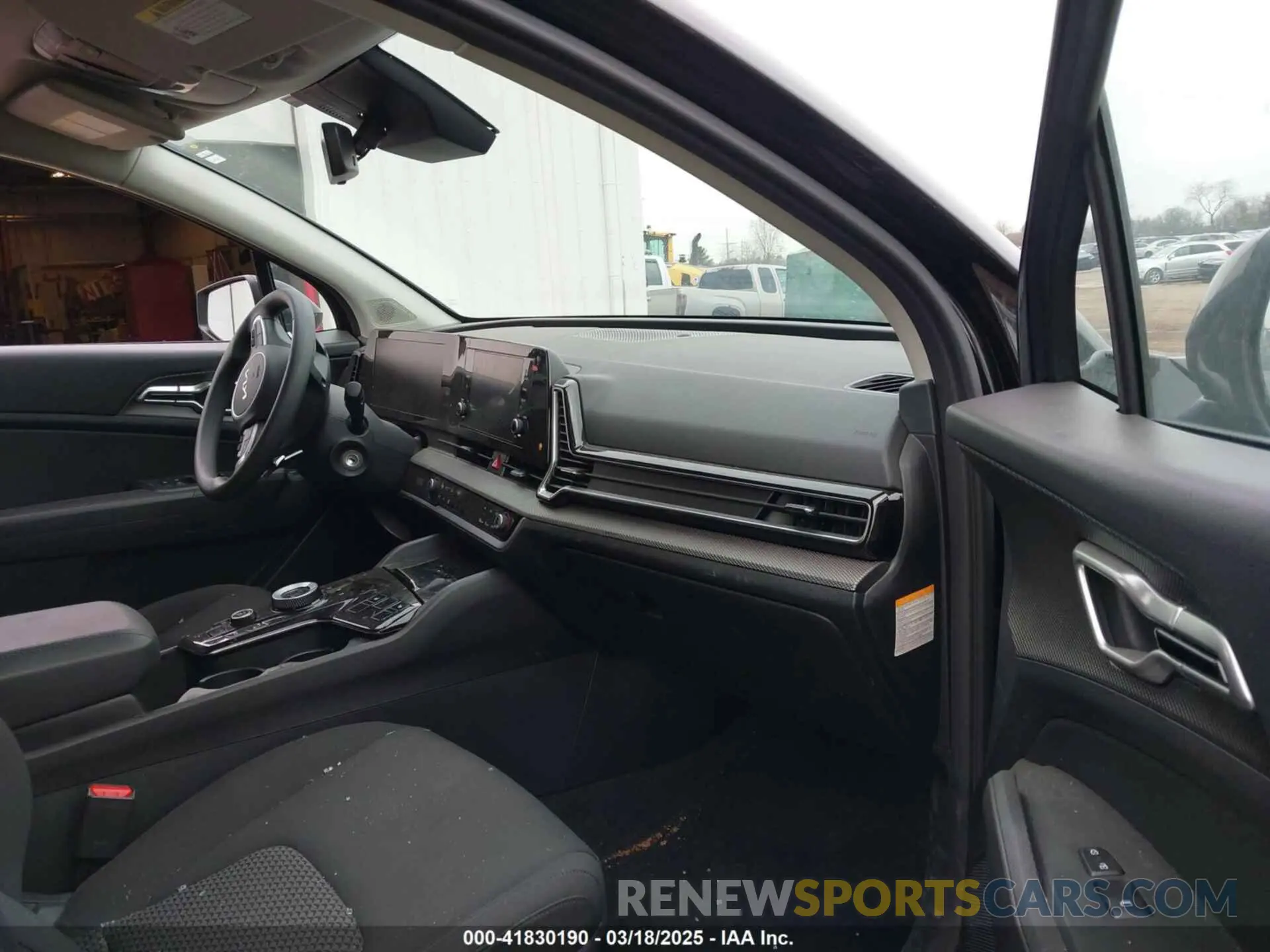 5 Photograph of a damaged car KNDPUCAG4P7115010 KIA SPORTAGE HYBRID 2023