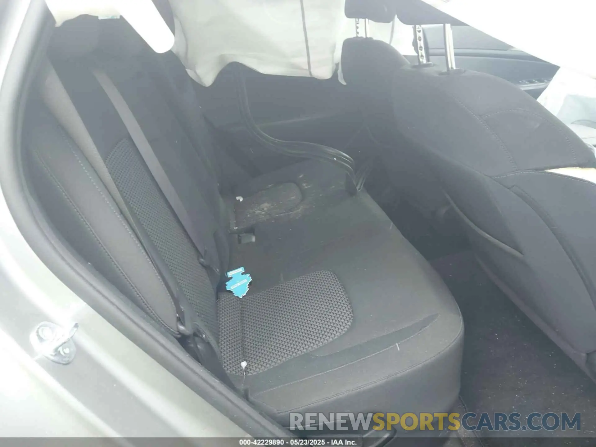 8 Photograph of a damaged car KNDPUCAG5P7064570 KIA SPORTAGE HYBRID 2023