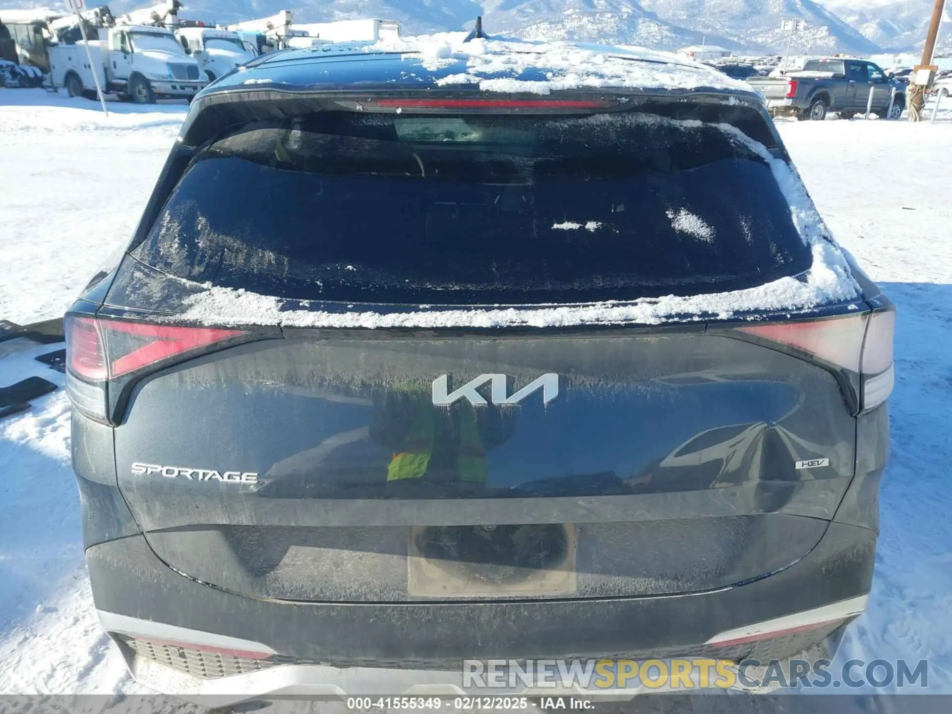 17 Photograph of a damaged car KNDPUCAG6P7061791 KIA SPORTAGE HYBRID 2023