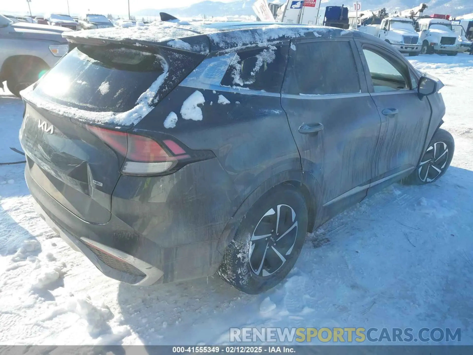 4 Photograph of a damaged car KNDPUCAG6P7061791 KIA SPORTAGE HYBRID 2023