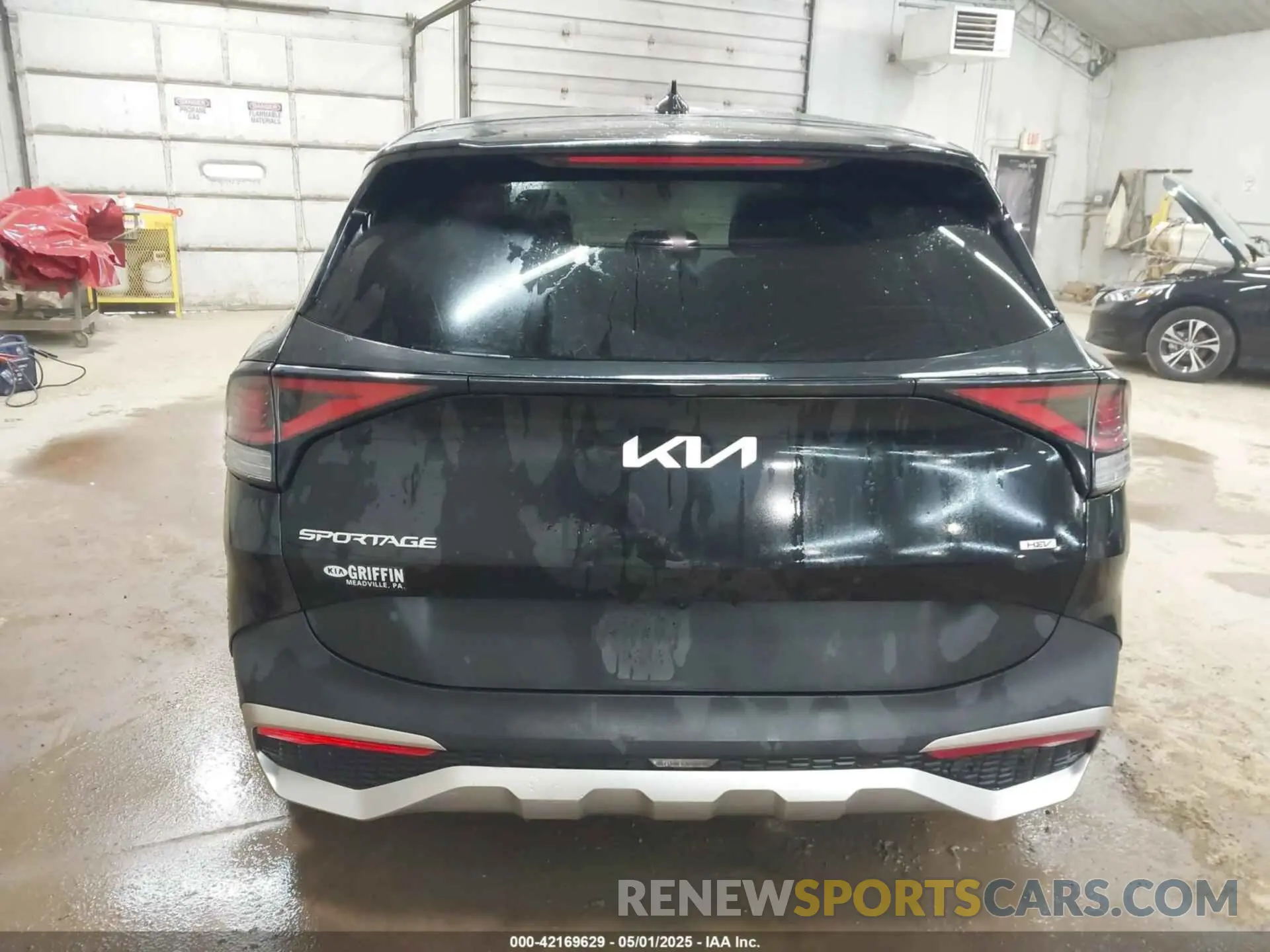 16 Photograph of a damaged car KNDPUCAG7P7015662 KIA SPORTAGE HYBRID 2023