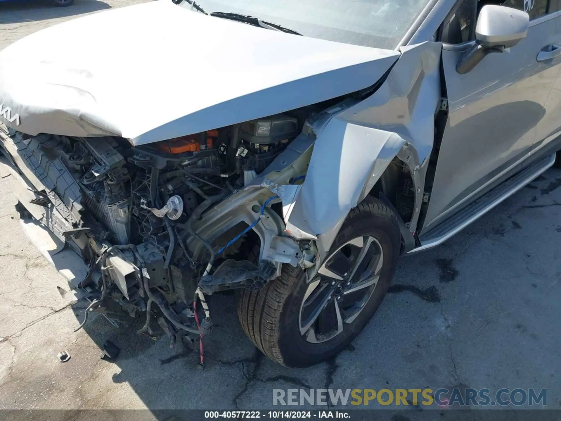 6 Photograph of a damaged car KNDPUCAG7P7016696 KIA SPORTAGE HYBRID 2023