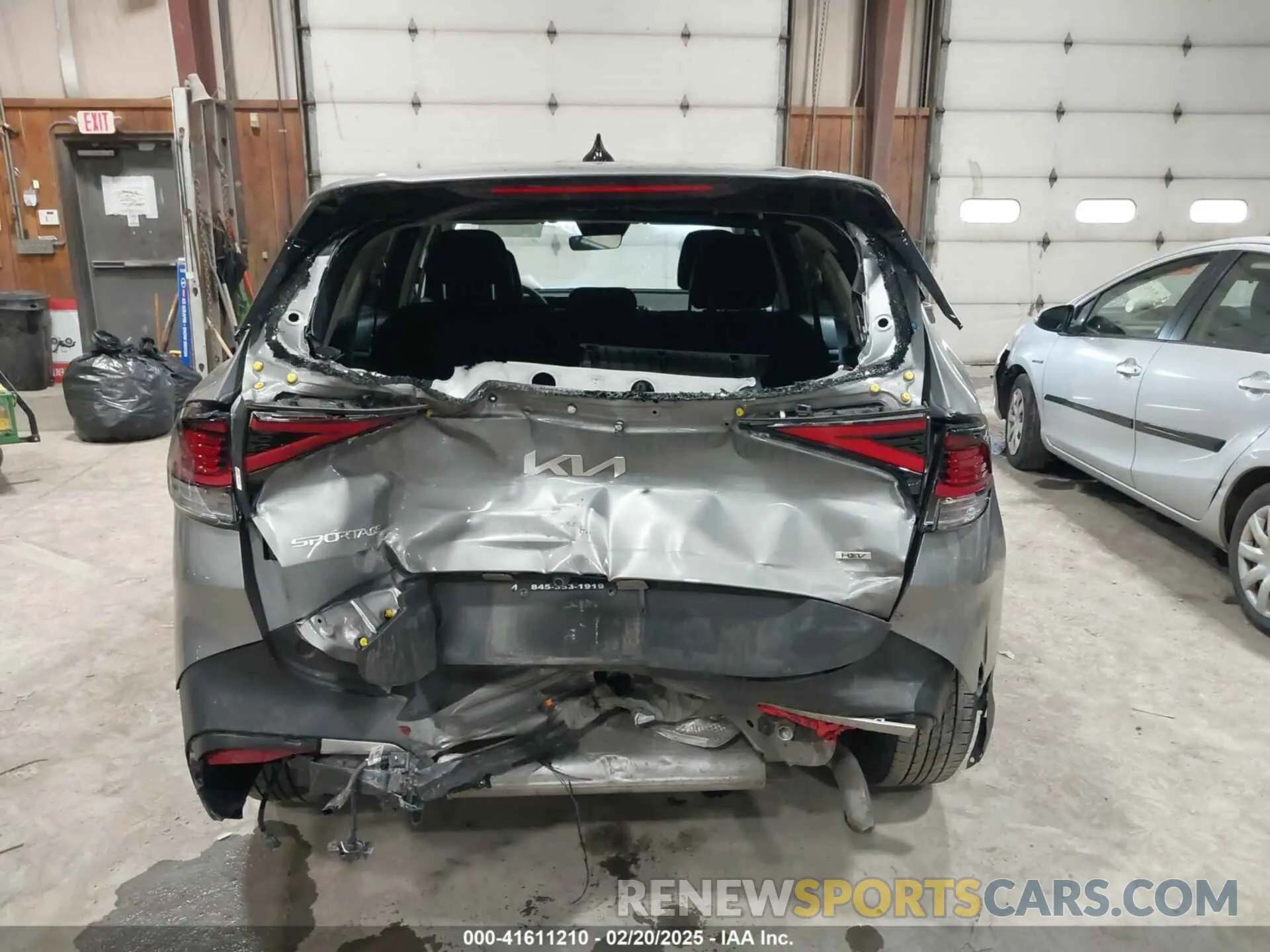 16 Photograph of a damaged car KNDPUCAG7P7039959 KIA SPORTAGE HYBRID 2023