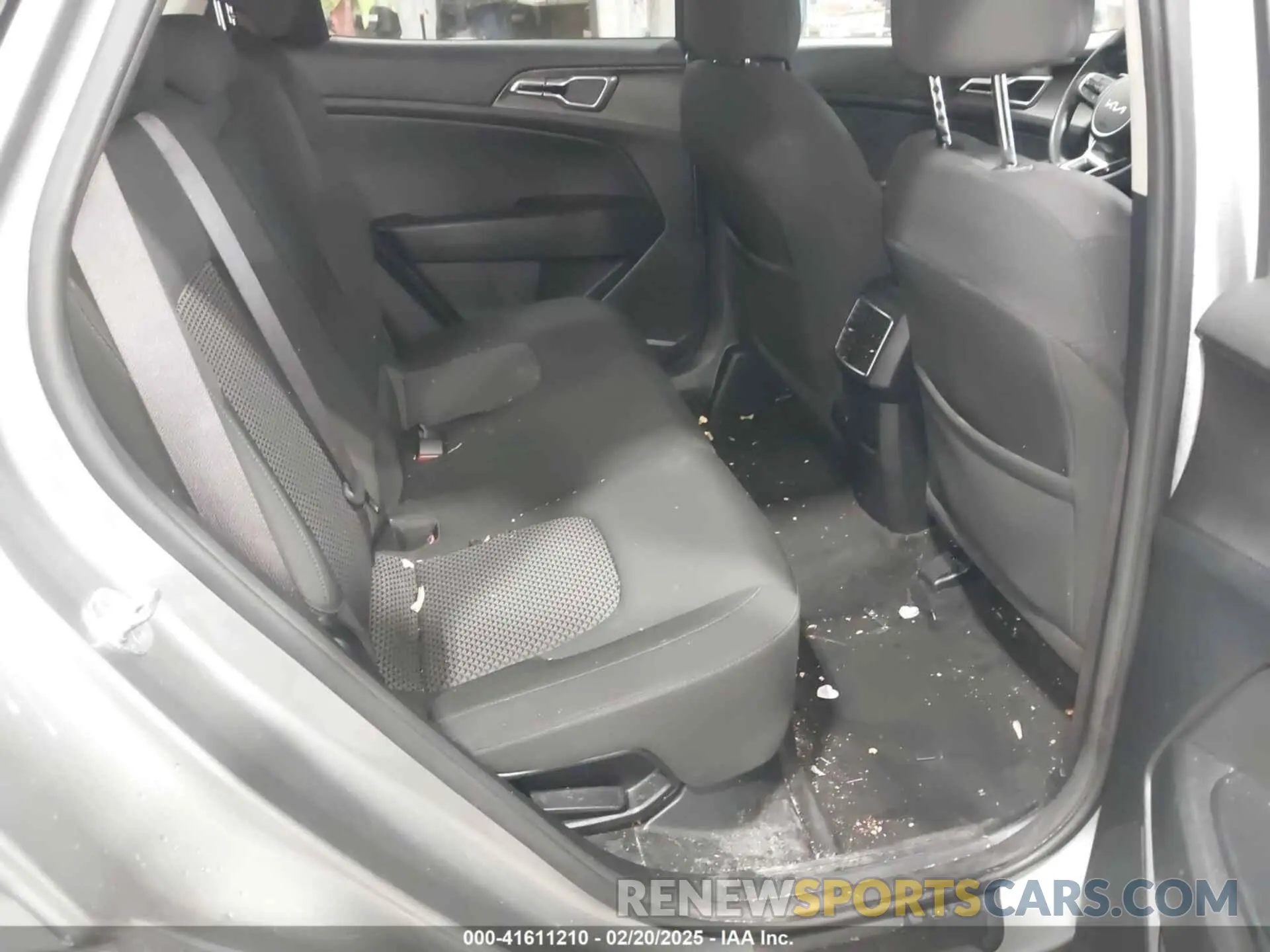 8 Photograph of a damaged car KNDPUCAG7P7039959 KIA SPORTAGE HYBRID 2023