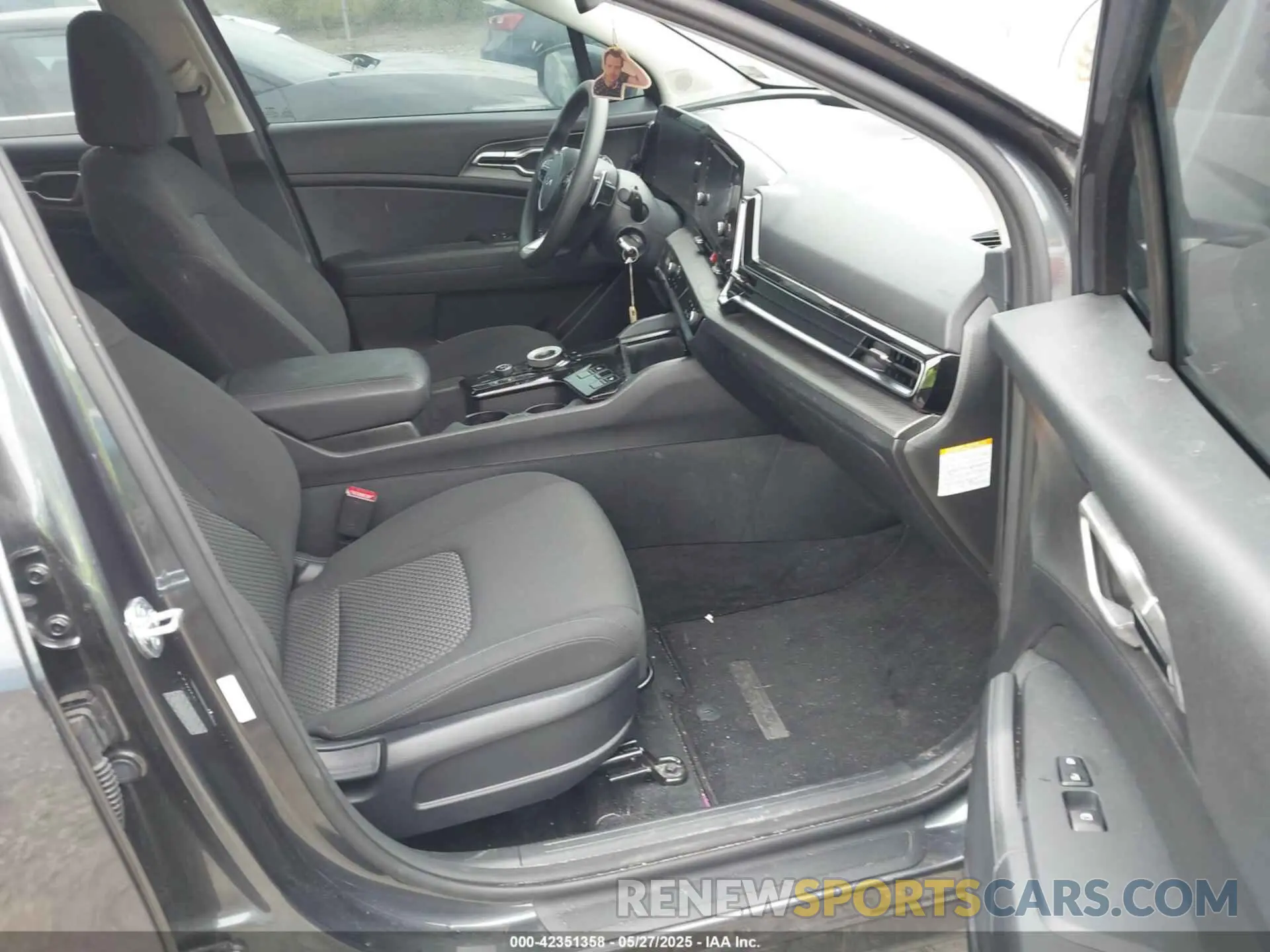 5 Photograph of a damaged car KNDPUCAG7P7087123 KIA SPORTAGE HYBRID 2023