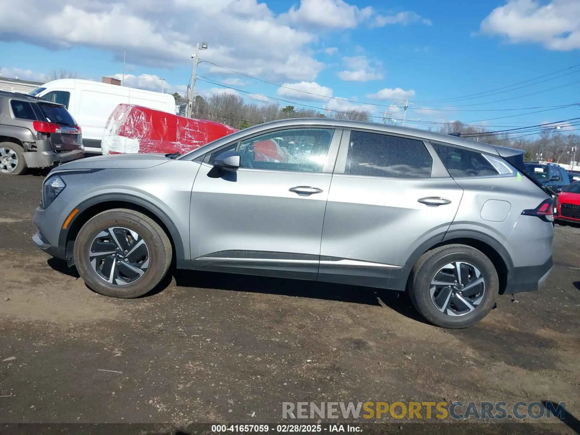 14 Photograph of a damaged car KNDPUCAG7P7096193 KIA SPORTAGE HYBRID 2023
