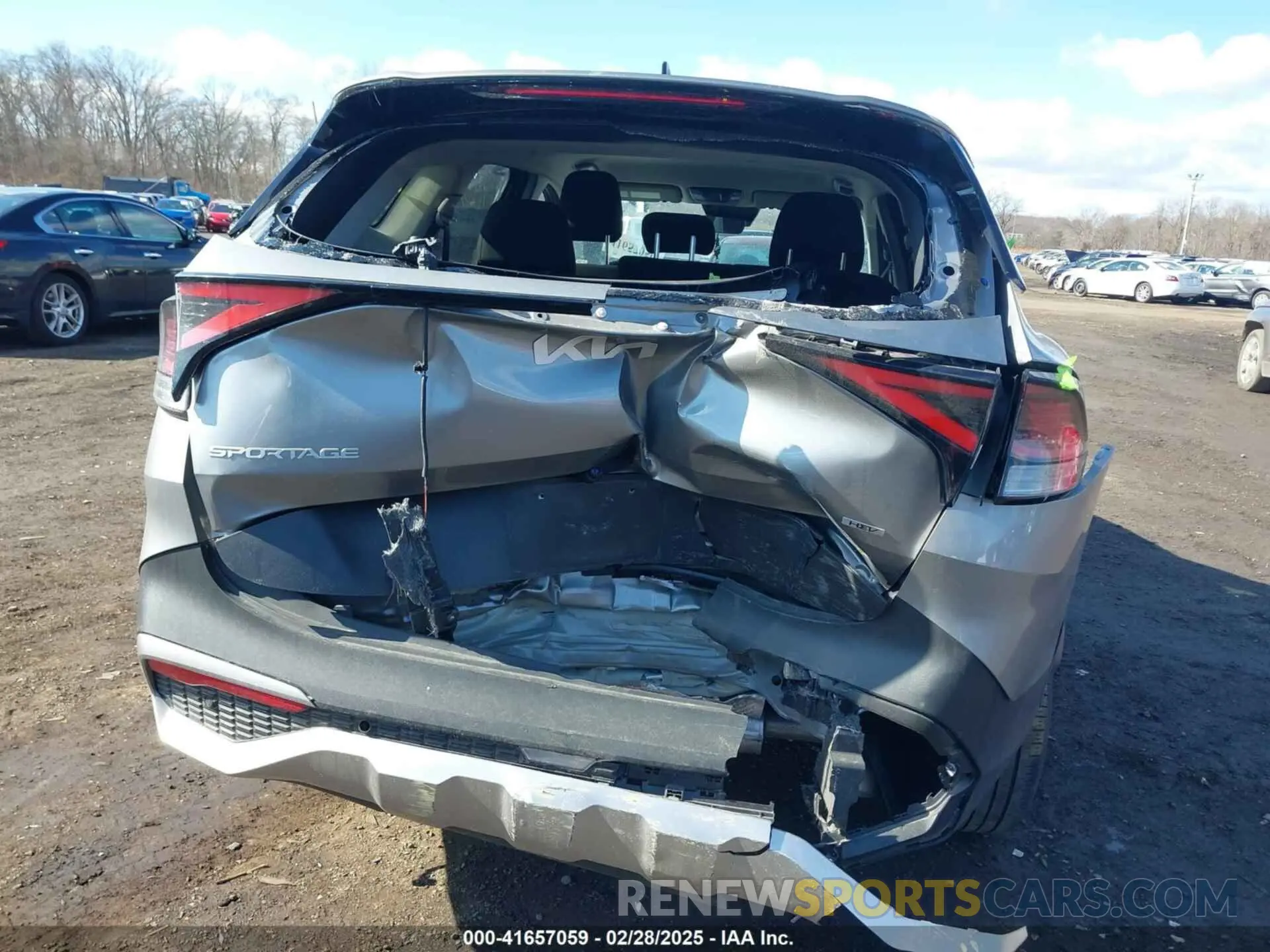 16 Photograph of a damaged car KNDPUCAG7P7096193 KIA SPORTAGE HYBRID 2023