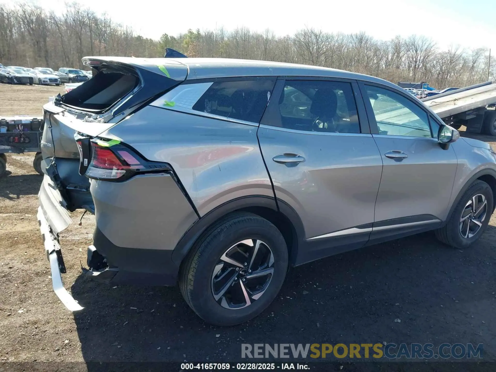 17 Photograph of a damaged car KNDPUCAG7P7096193 KIA SPORTAGE HYBRID 2023