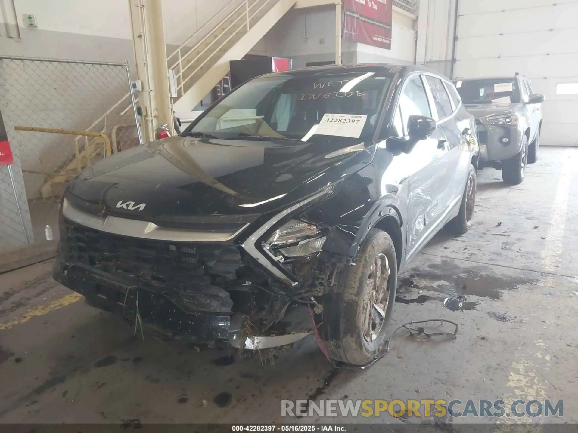 6 Photograph of a damaged car KNDPUCAG7P7116619 KIA SPORTAGE HYBRID 2023