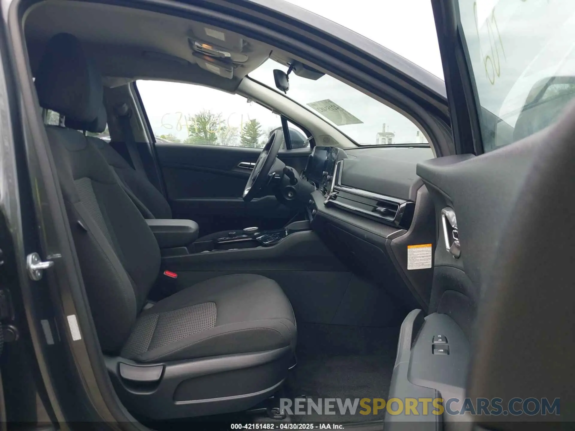 5 Photograph of a damaged car KNDPUCAG8P7098311 KIA SPORTAGE HYBRID 2023