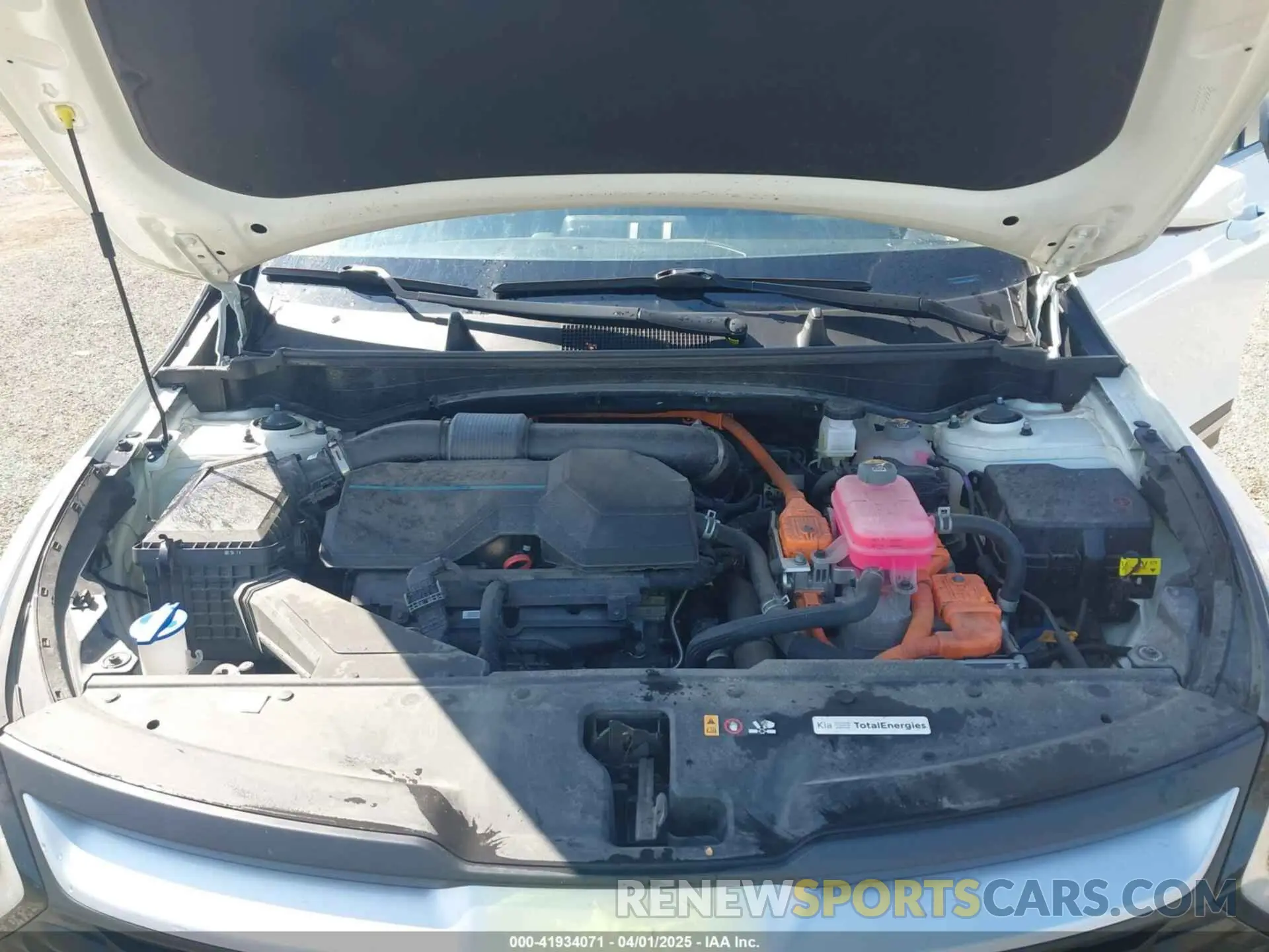 10 Photograph of a damaged car KNDPUCAG9P7033662 KIA SPORTAGE HYBRID 2023